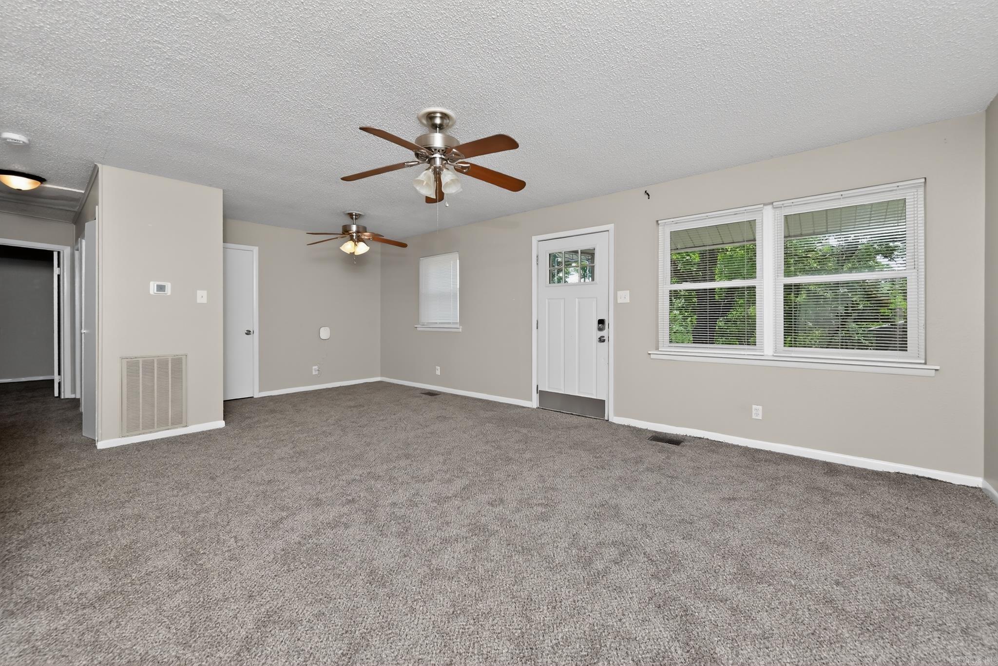 GLENOAKS - Residential