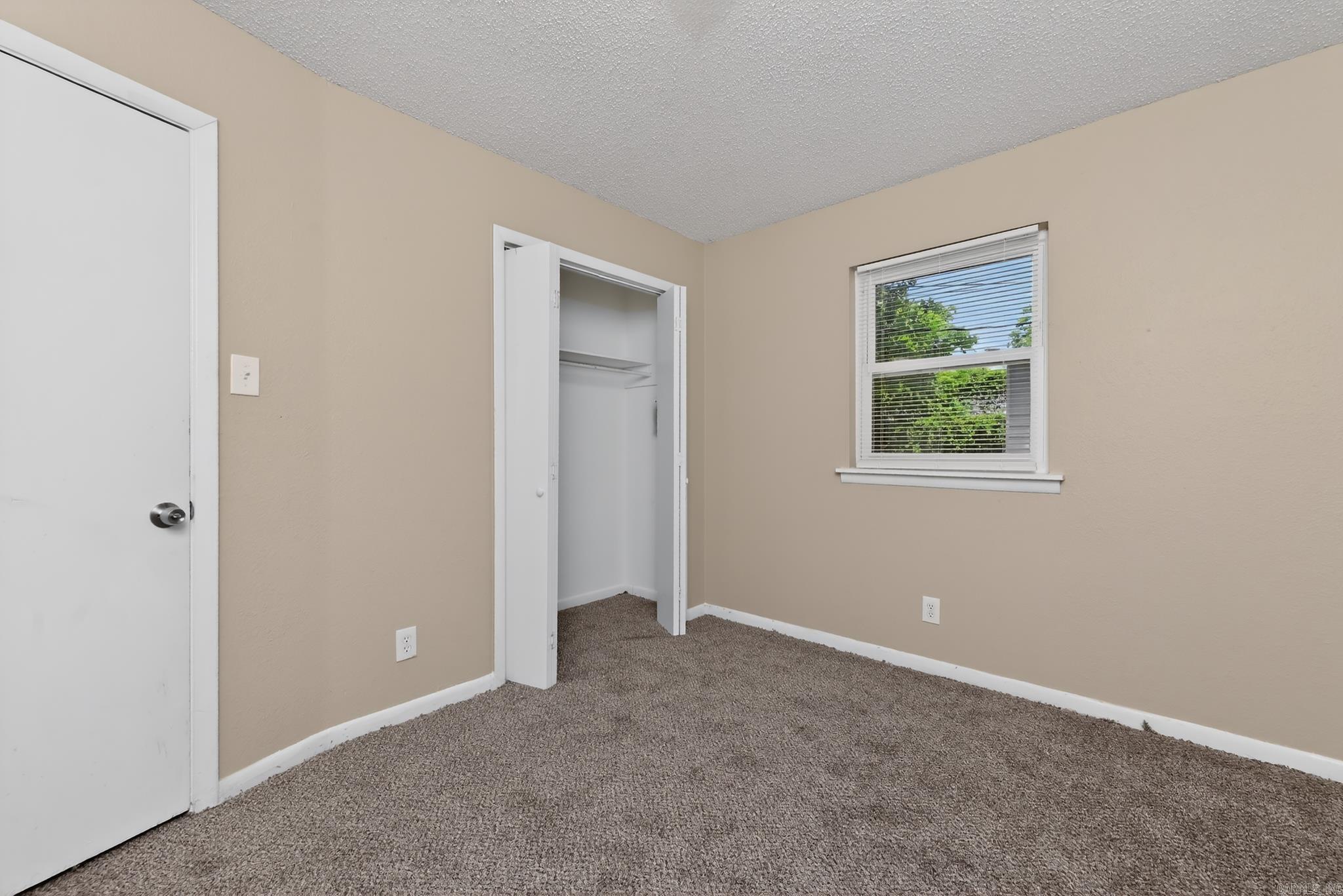 GLENOAKS - Residential