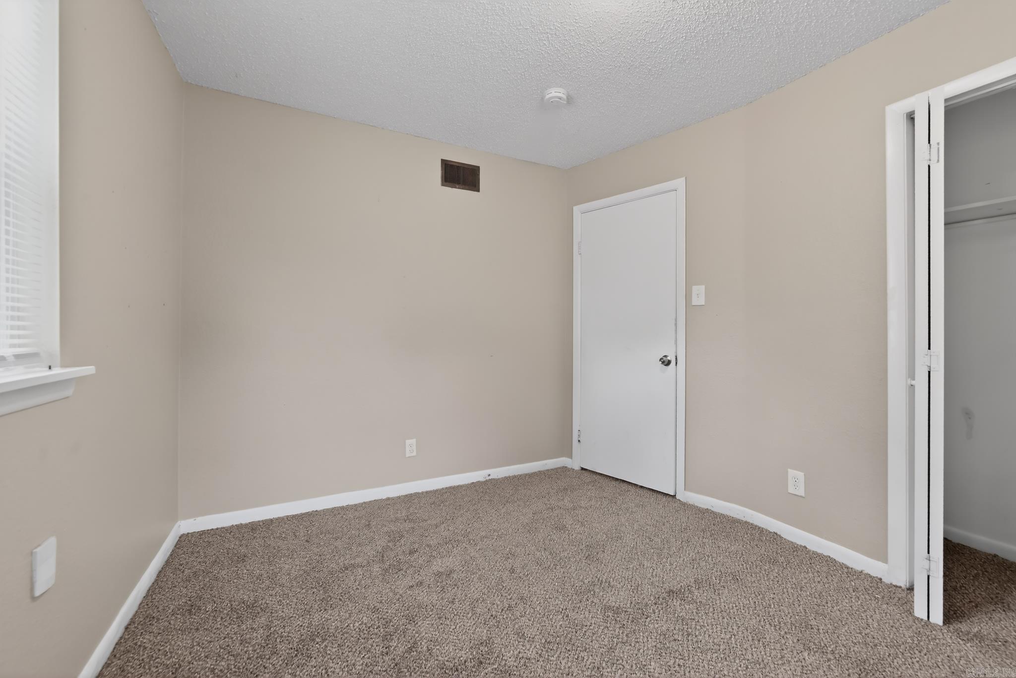GLENOAKS - Residential