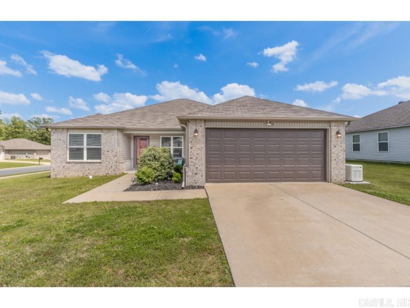 Stunning newly constructed 3-bedroom, 2-bathroom home available in Sherwood, Arkansas! This gem features a beautiful backyard that's perfect for gatherings and outdoor fun. This could be the ideal home -don’t miss out!