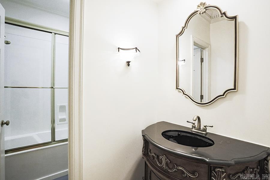 CHELSEA SQUARE - Residential