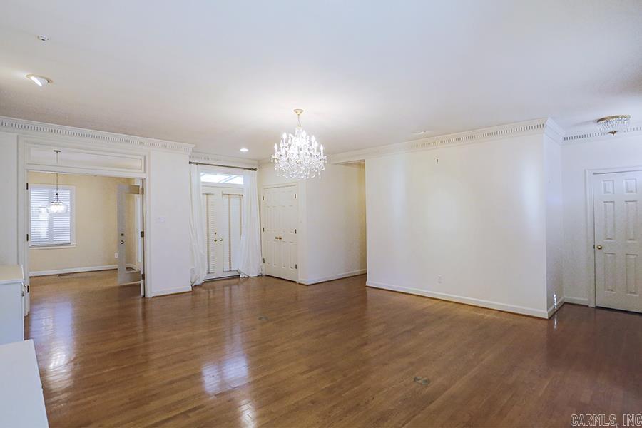 CHELSEA SQUARE - Residential