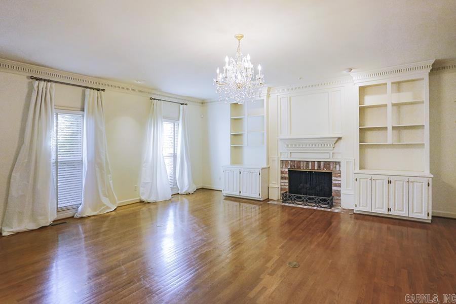 CHELSEA SQUARE - Residential