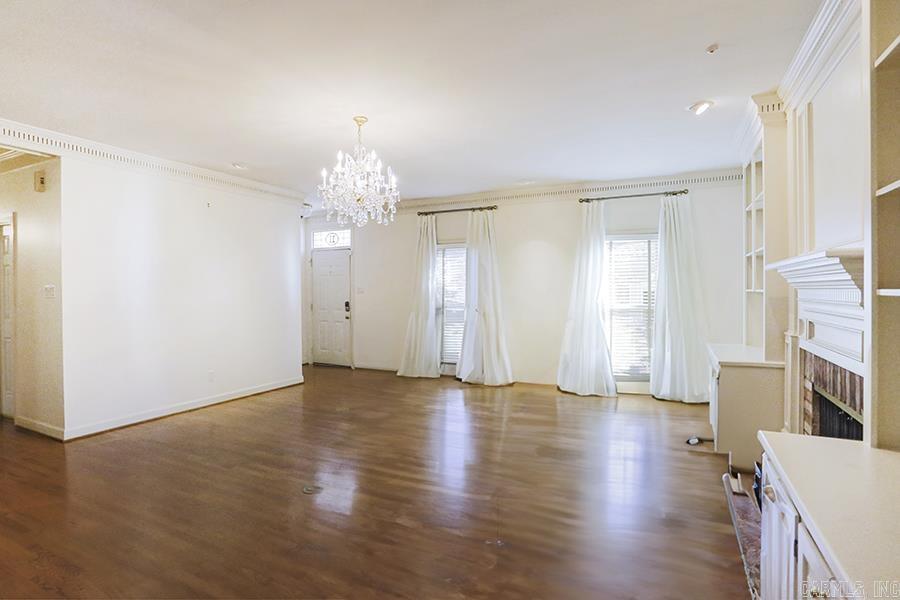 CHELSEA SQUARE - Residential