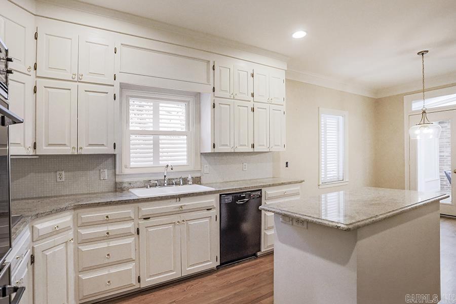 CHELSEA SQUARE - Residential