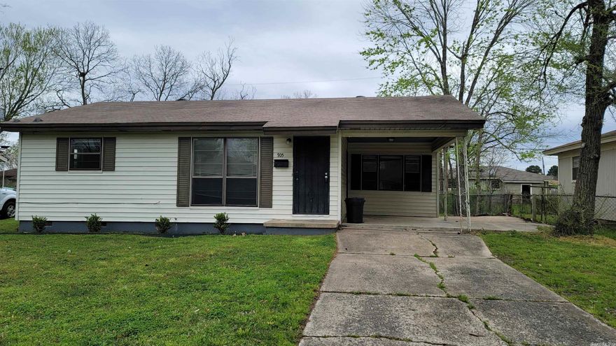 Available for rent: 3 bedroom 1 bath home. Carport parking. Lease terms $825 security deposit, $50 application fee. Apply online at c21prjxrentals.com