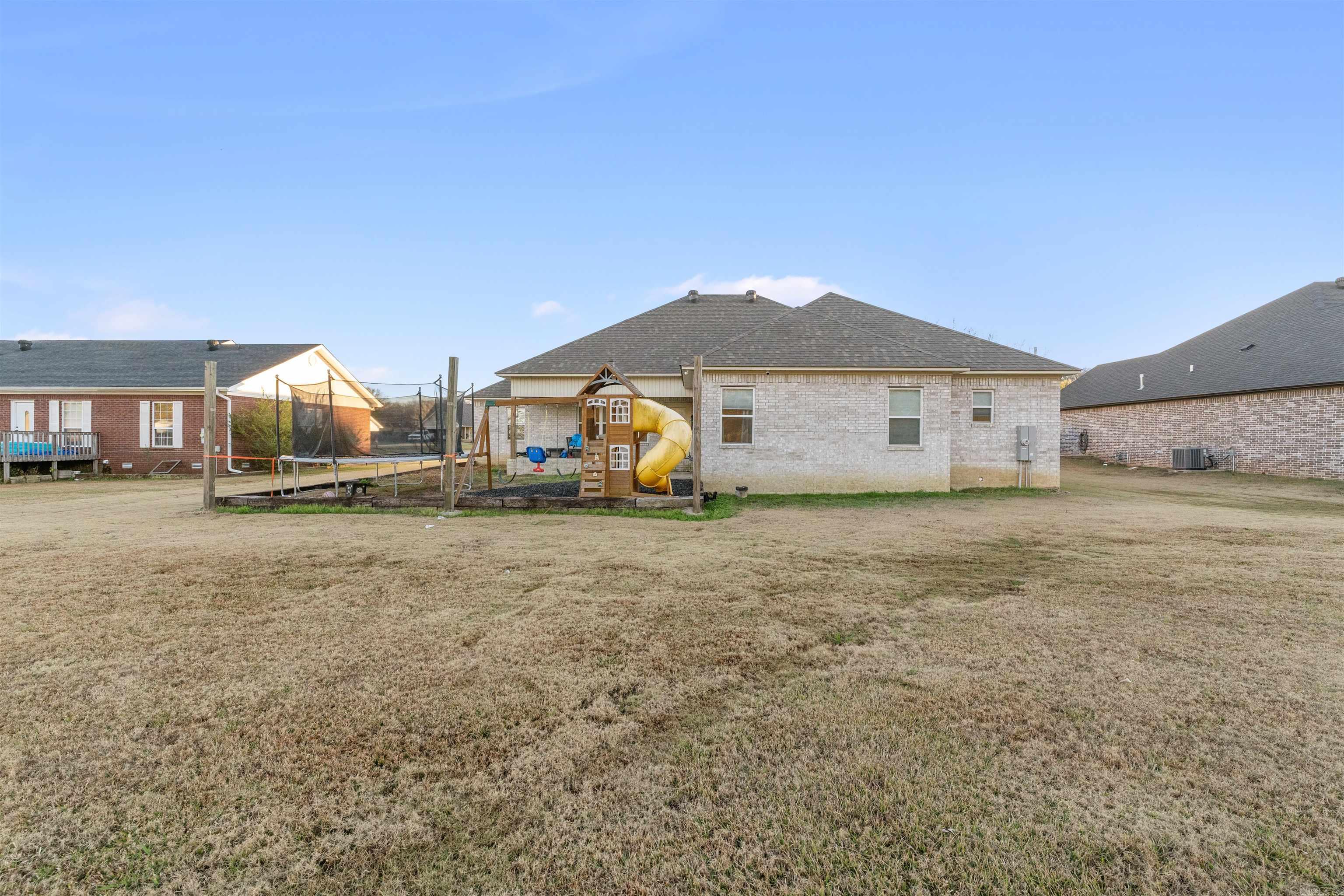 OAK SHADOWS - Residential