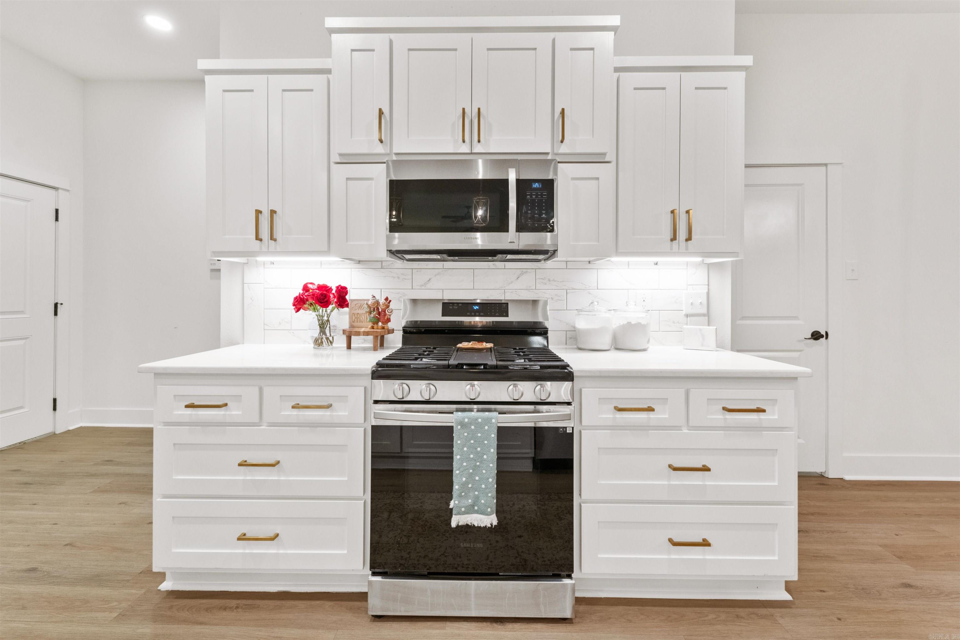 OAK SHADOWS - Residential