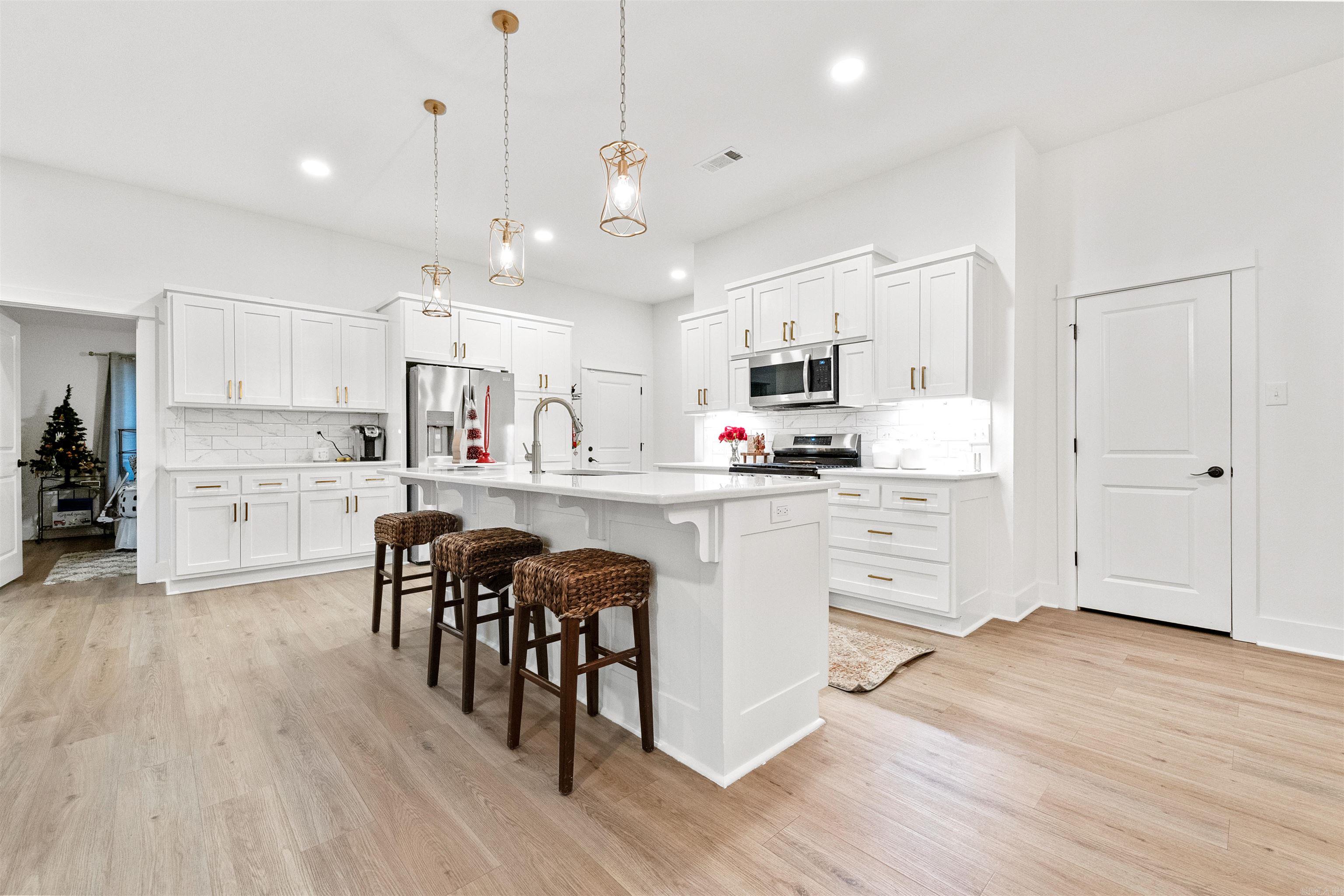 OAK SHADOWS - Residential