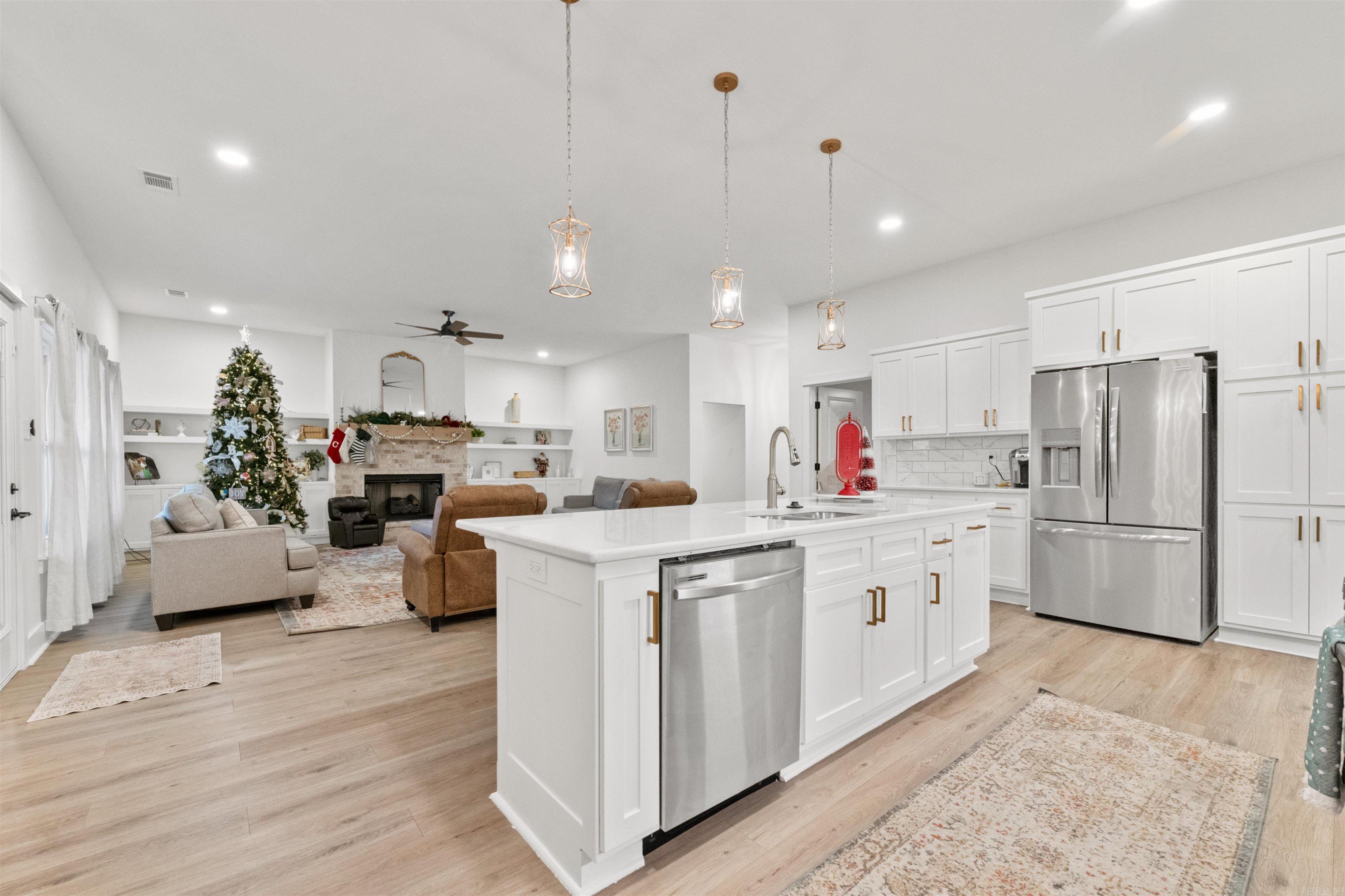 OAK SHADOWS - Residential