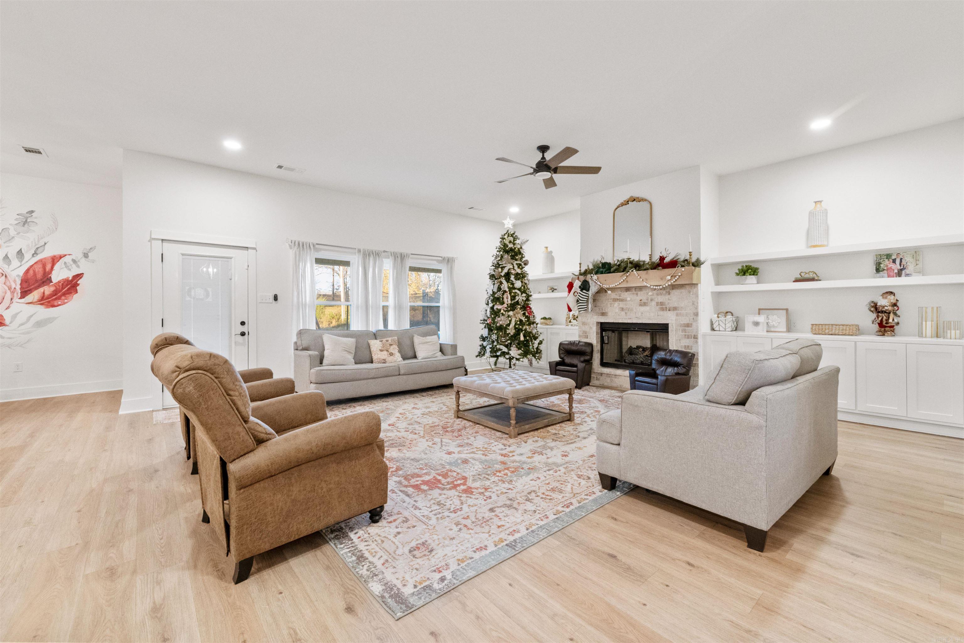 OAK SHADOWS - Residential