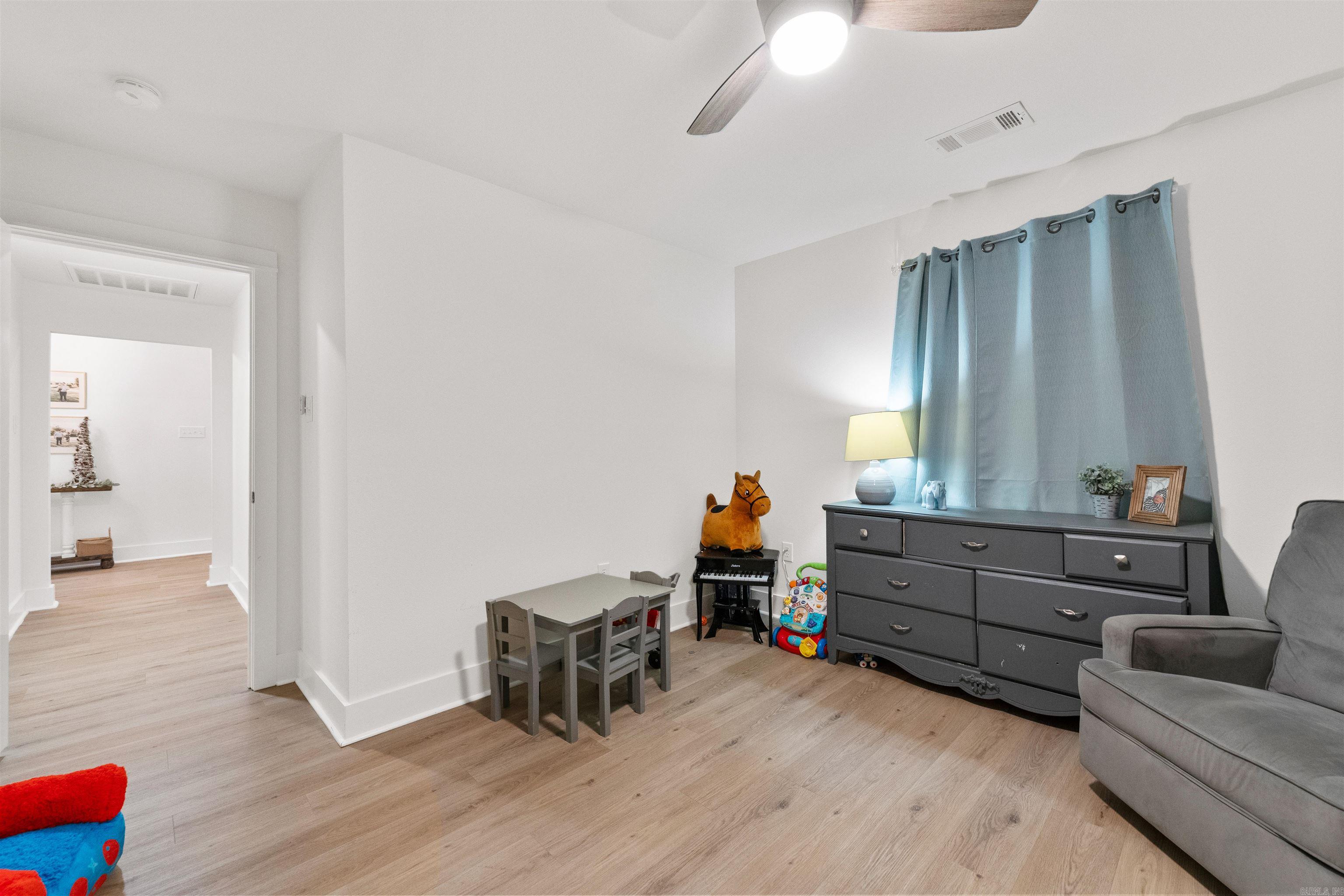 OAK SHADOWS - Residential