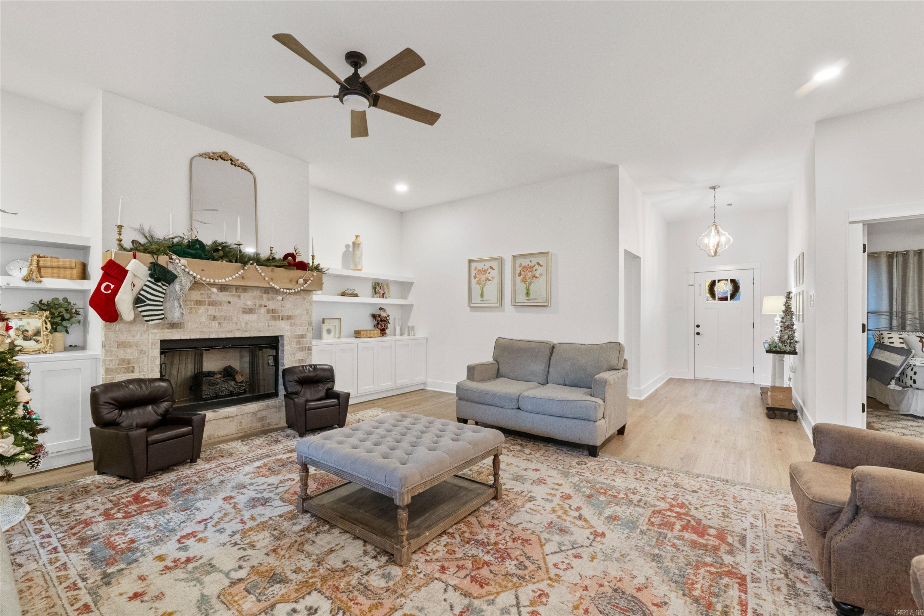 OAK SHADOWS - Residential