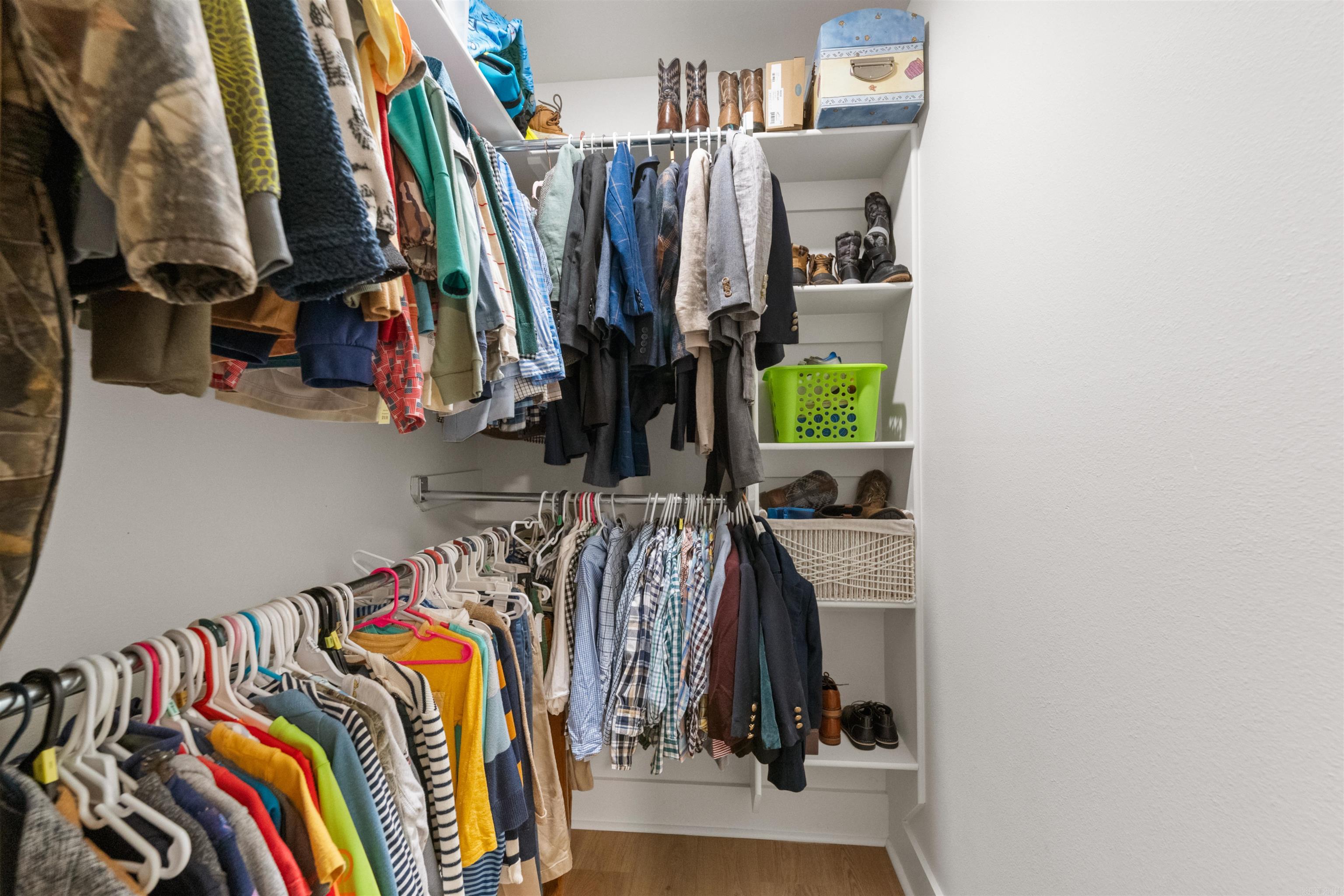 OAK SHADOWS - Residential