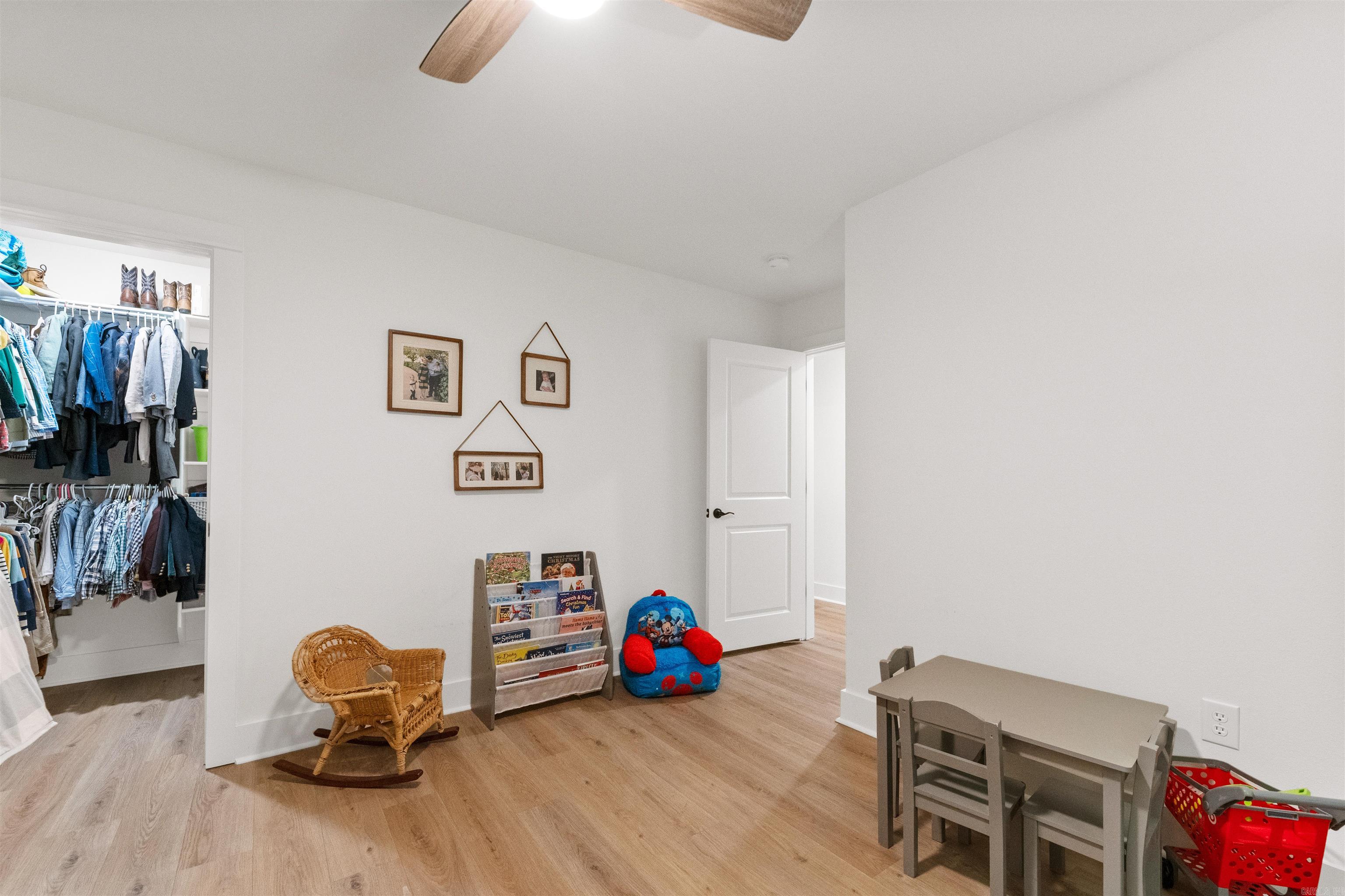 OAK SHADOWS - Residential