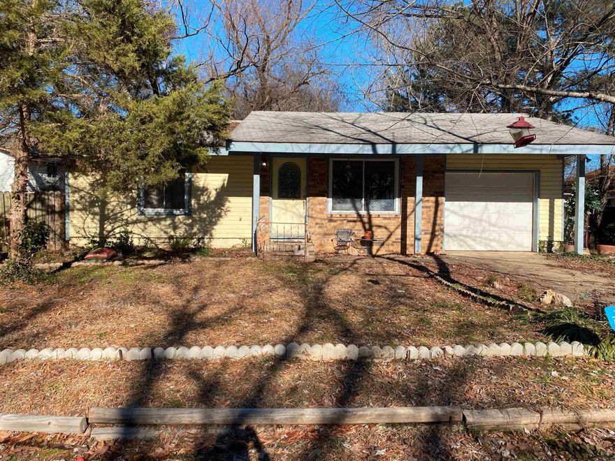 Welcome to the cozy 2-bedroom, 1-bethroom fixer upper. This home offers an excellent opportunity for those looking to invest in a property with great potential. Featuring a sunroom that provides ample natural light and a spacious garage for parking and storage. This home is a solid foundation for a variety of renovation possibilities. This home is conveniently located near National Park College and offers easy access to everyday amenities. Whether you're a homeowner looking to create your dream space or an investor seeking a project with great upside, this property is primed for transformation. Don't miss the opportunity and call today for a showing!