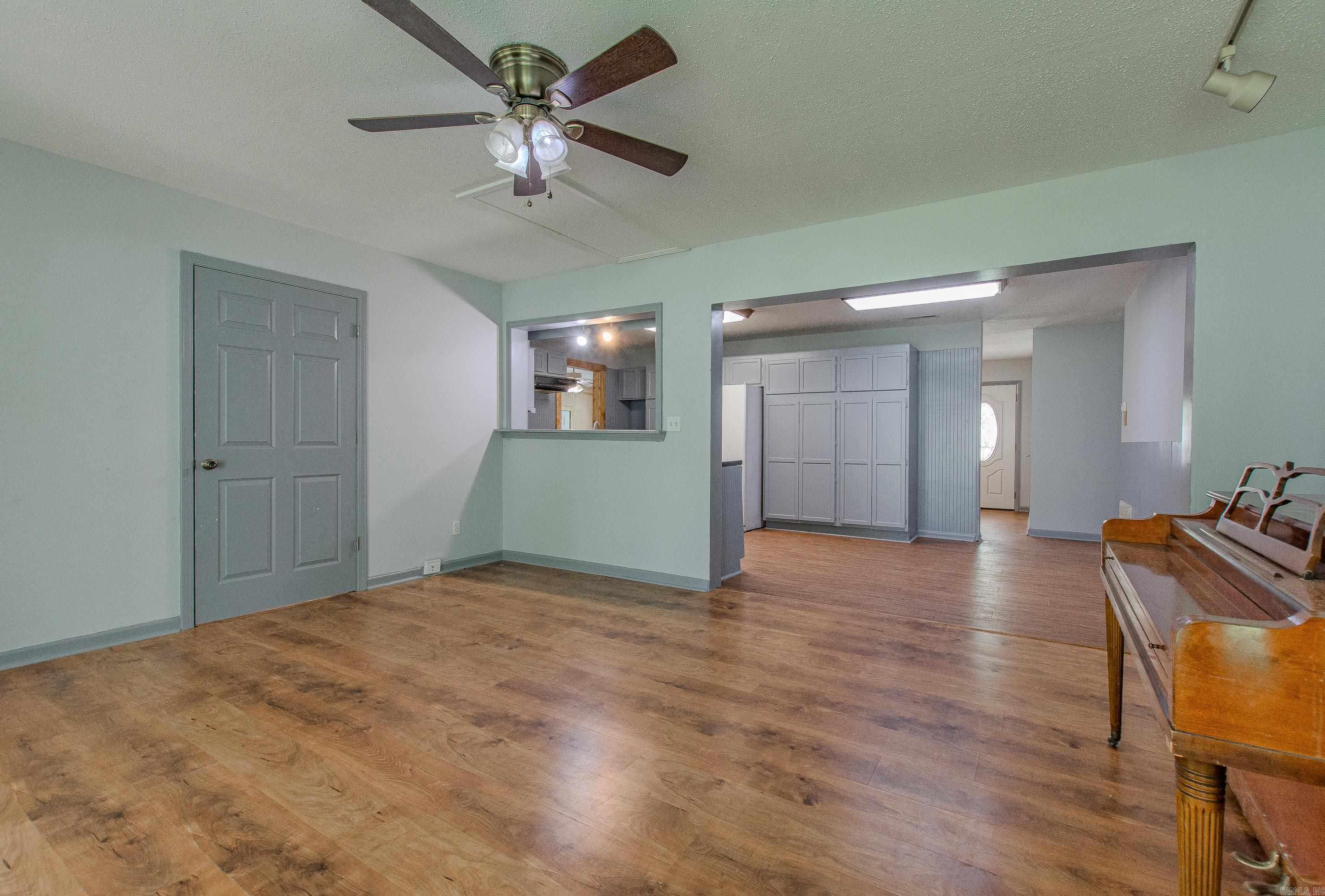 MEADOWBROOK - Residential