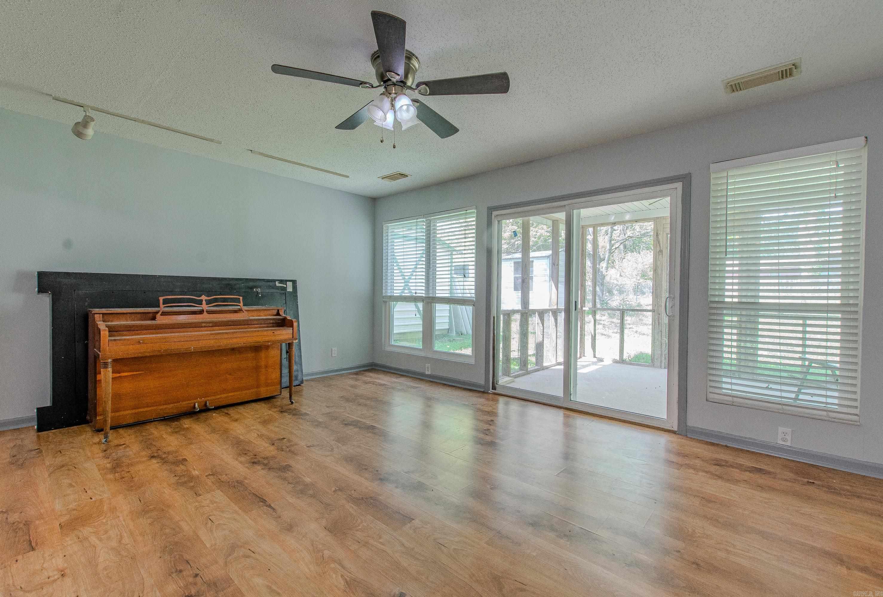 MEADOWBROOK - Residential