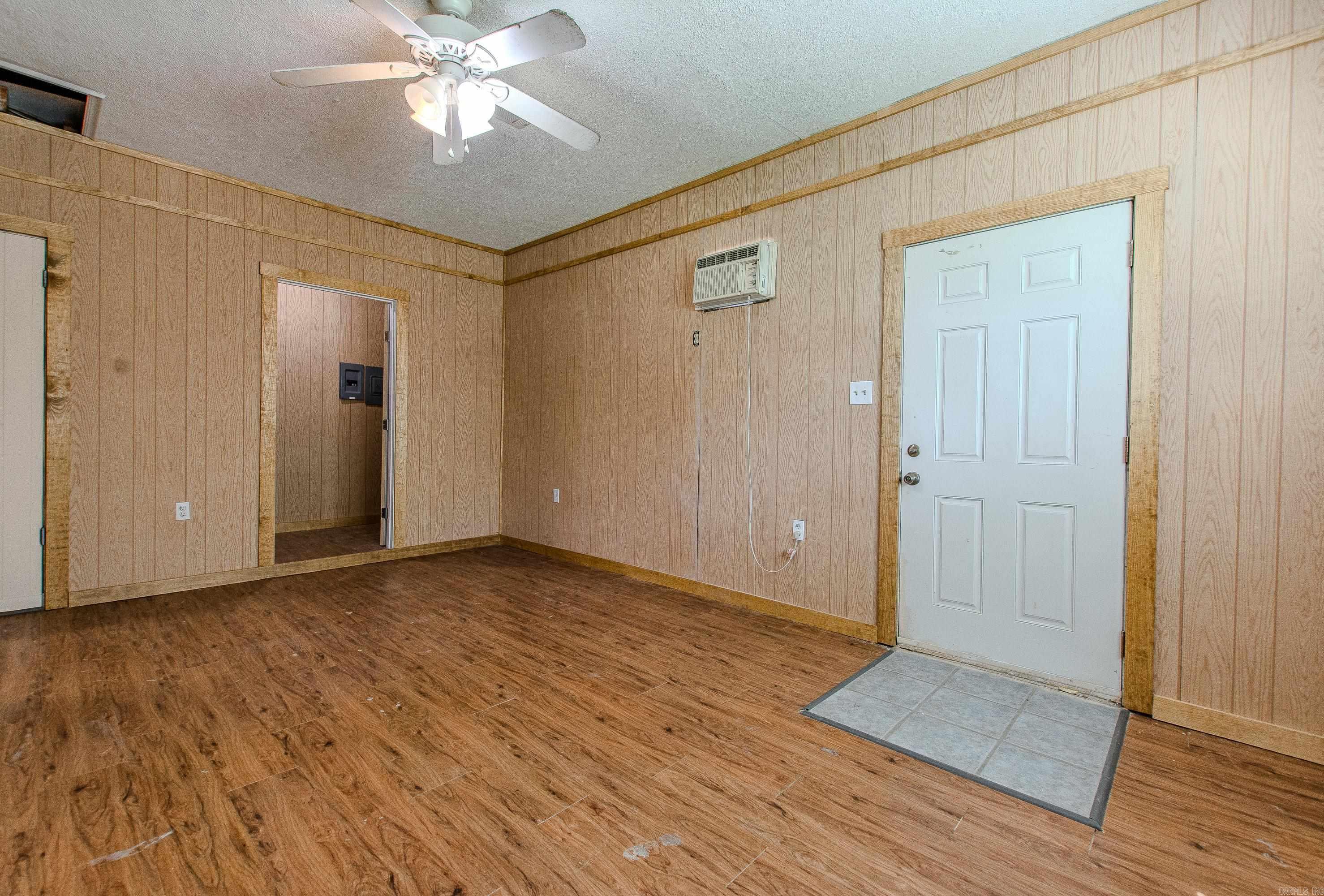 MEADOWBROOK - Residential