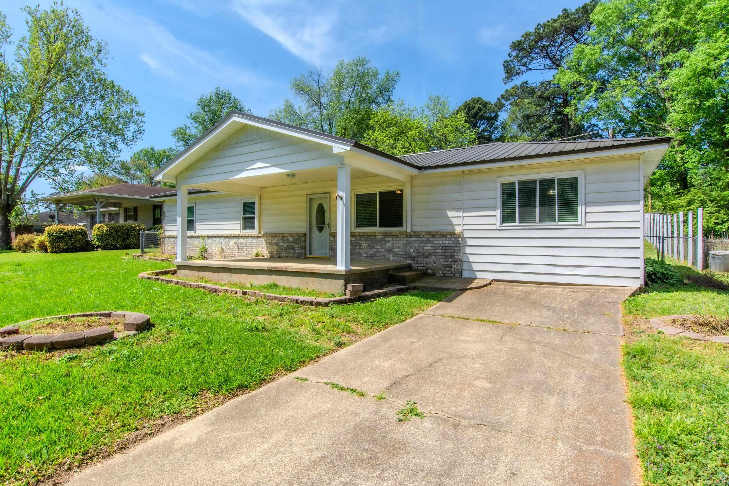 MEADOWBROOK - Residential