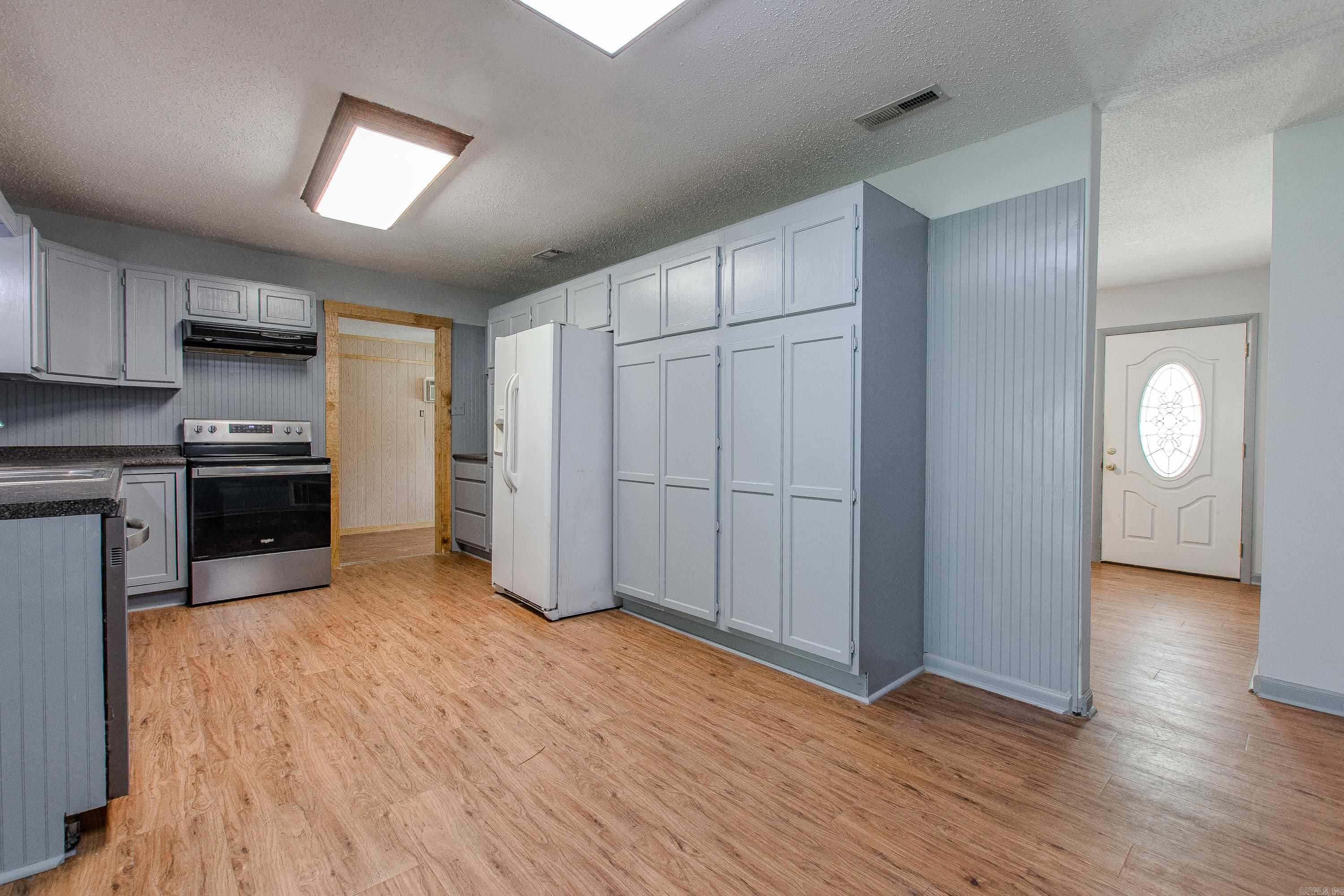 MEADOWBROOK - Residential