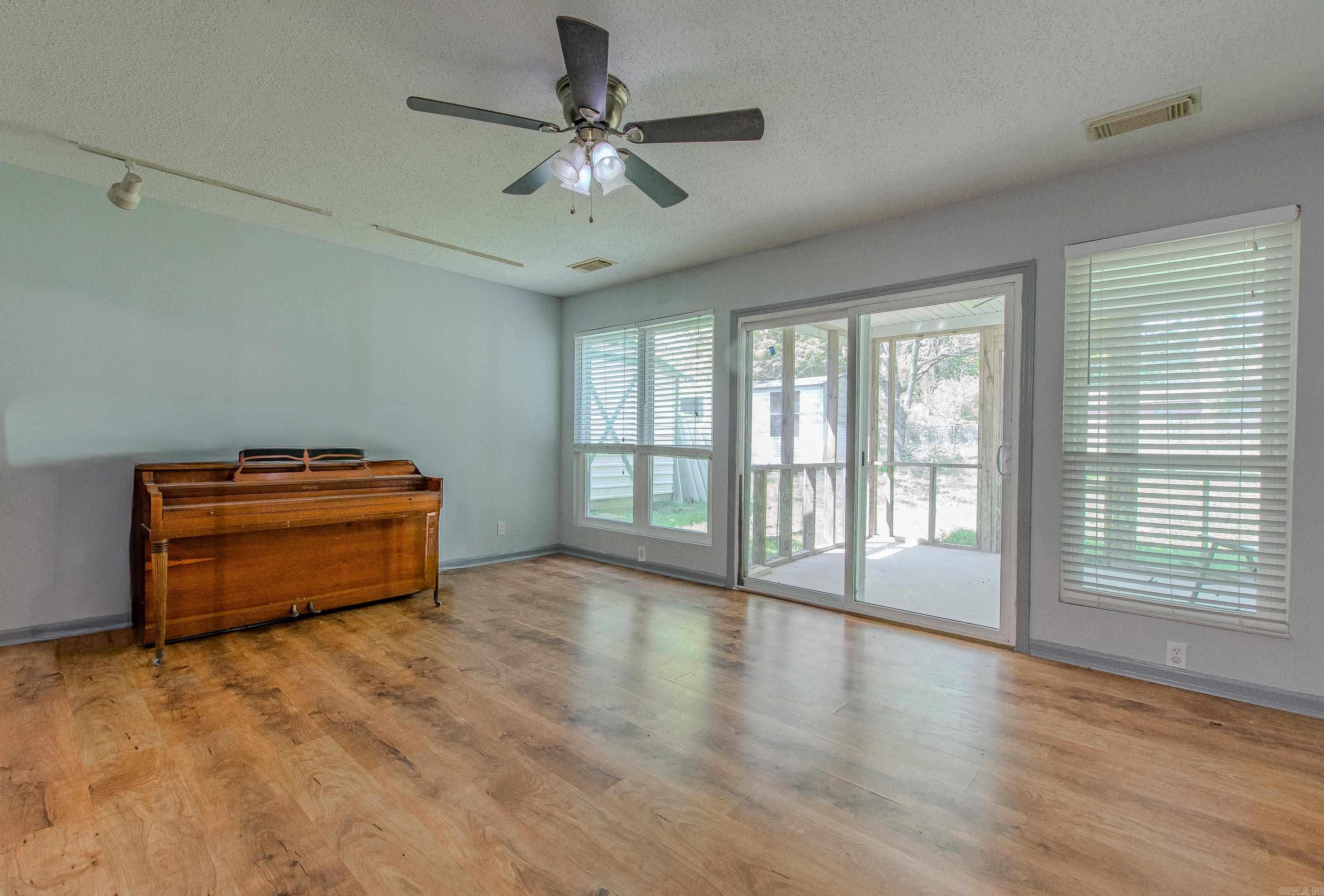 MEADOWBROOK - Residential