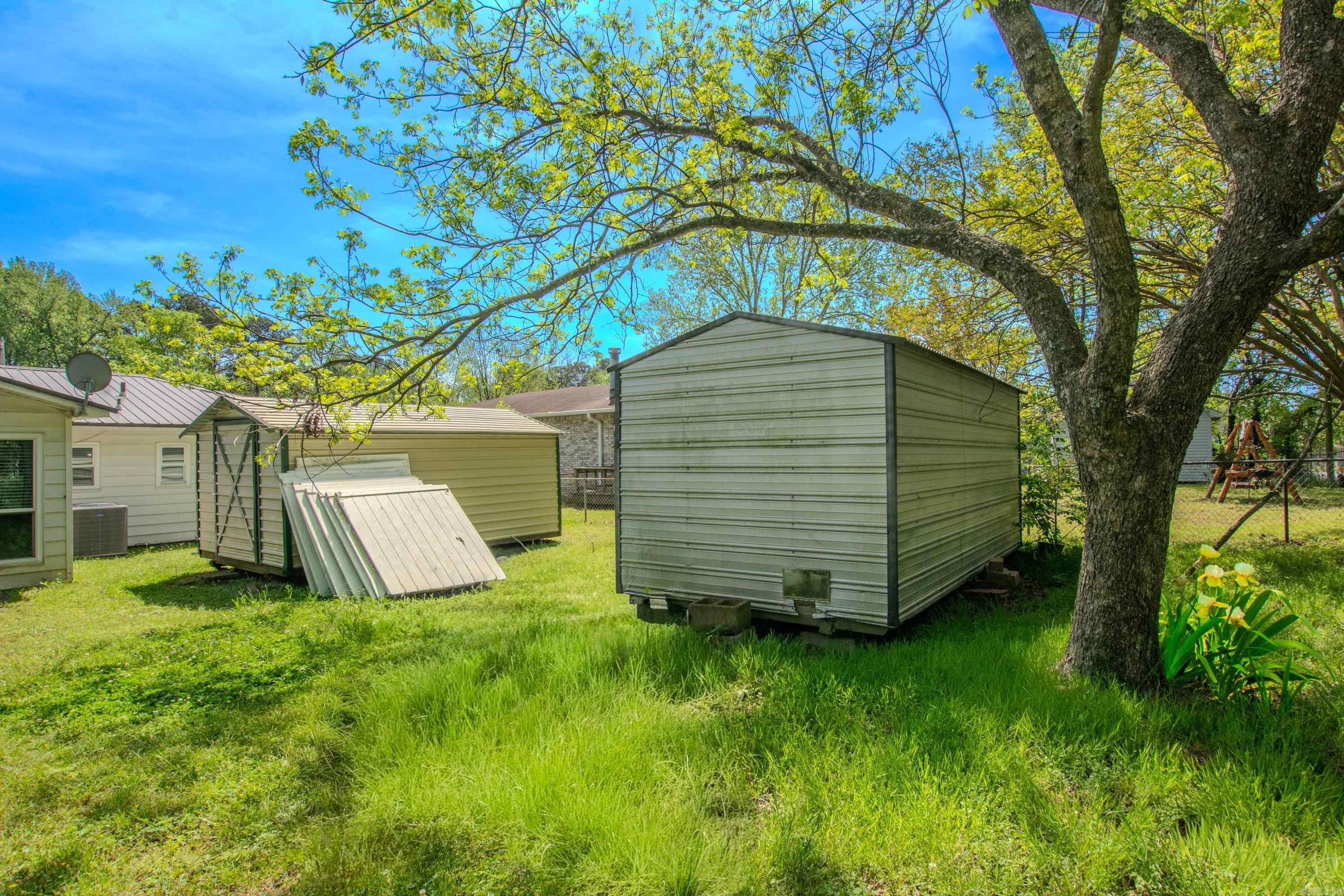 MEADOWBROOK - Residential