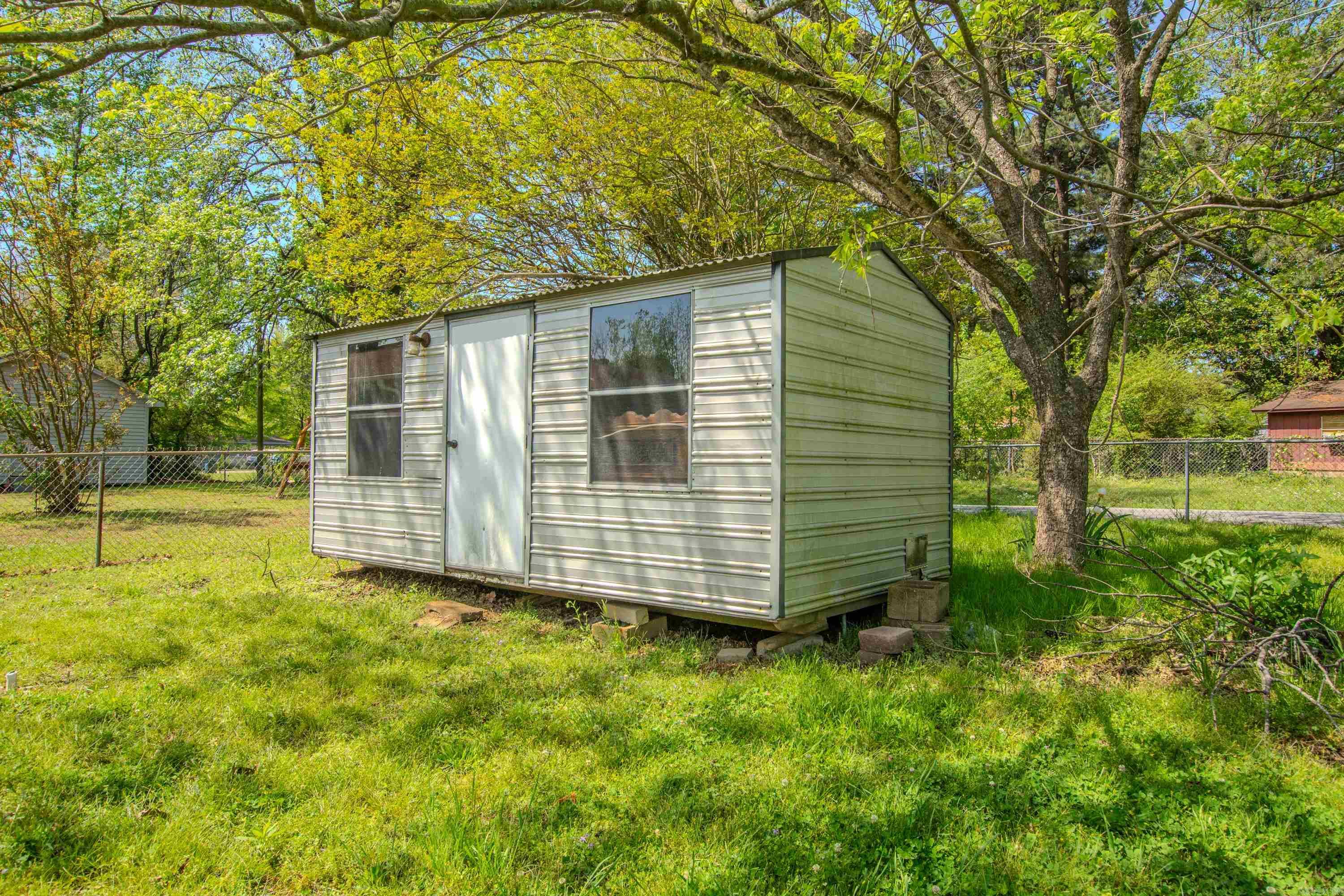 MEADOWBROOK - Residential