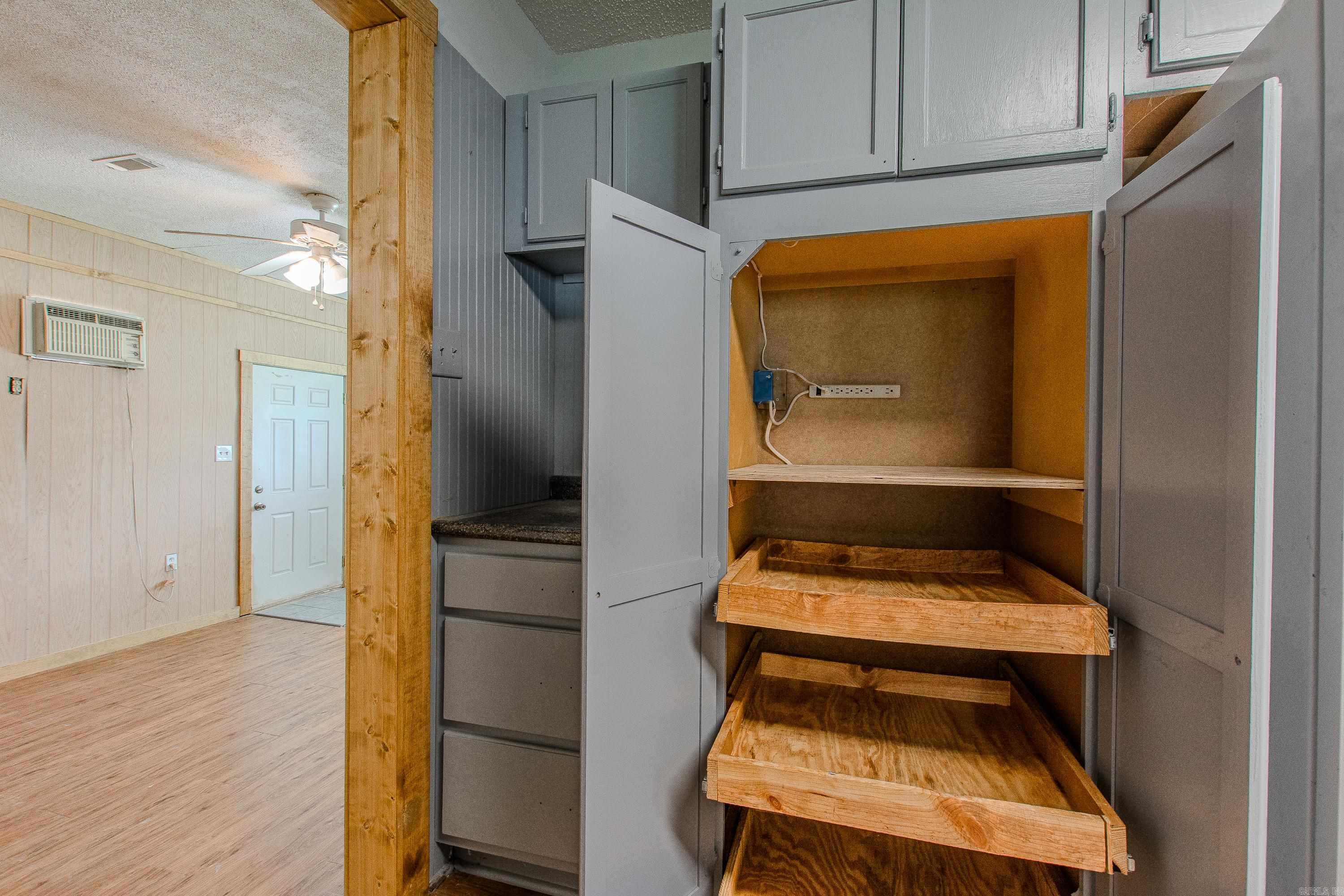 MEADOWBROOK - Residential