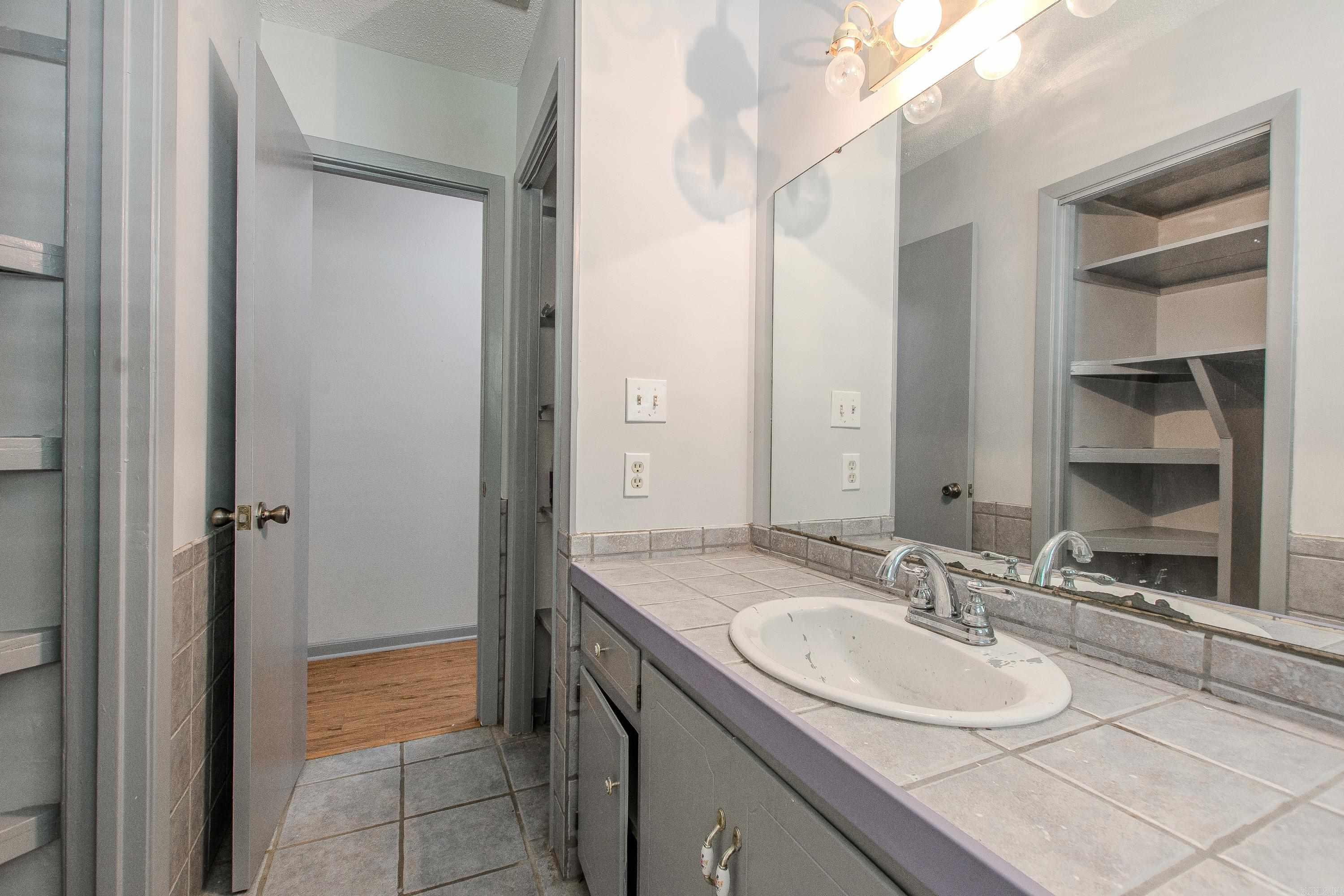 MEADOWBROOK - Residential