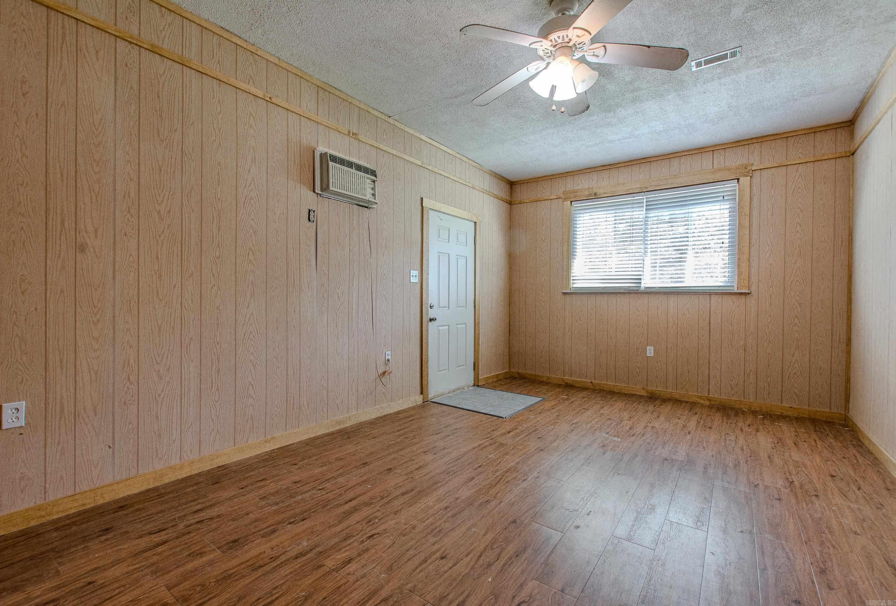 MEADOWBROOK - Residential