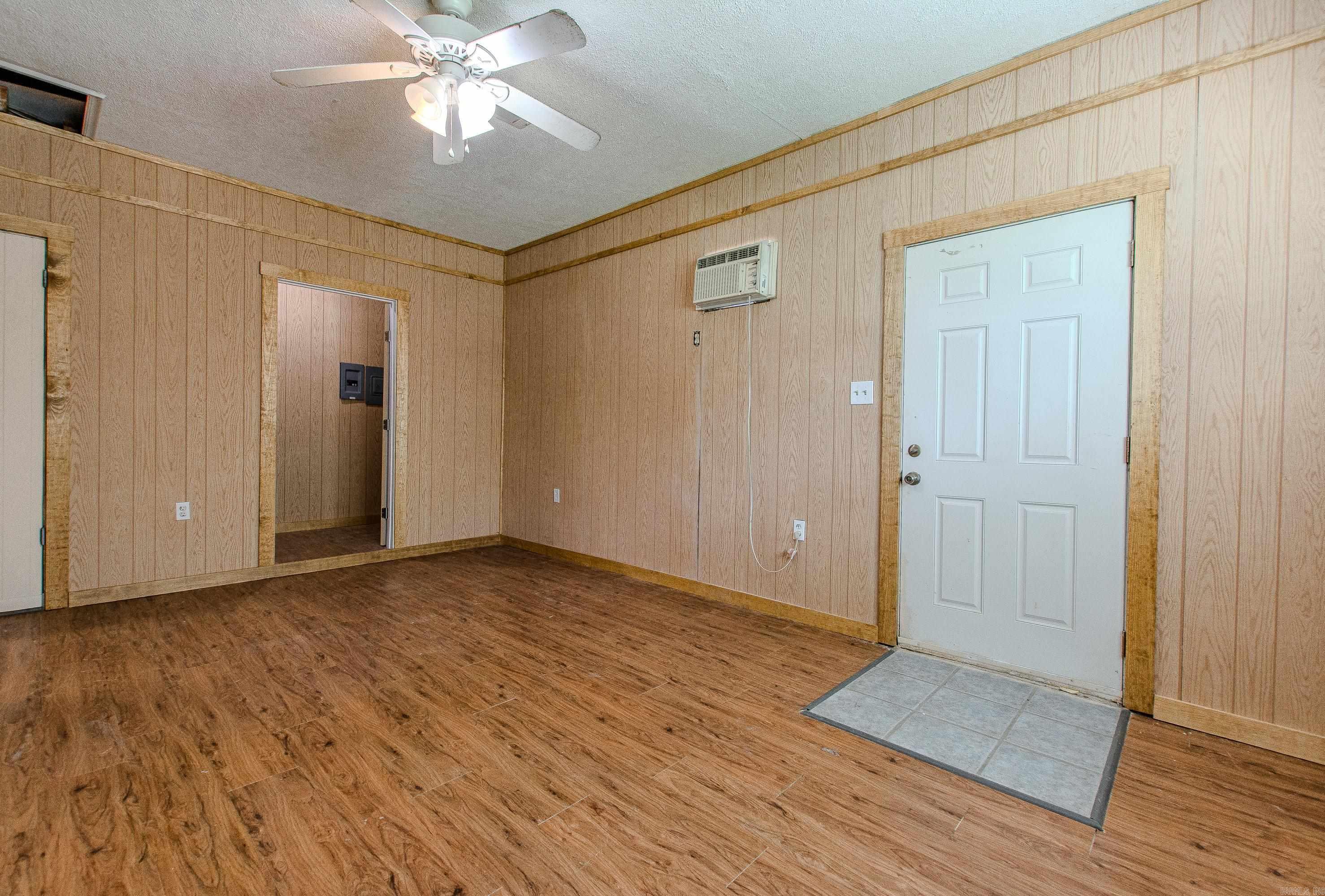 MEADOWBROOK - Residential