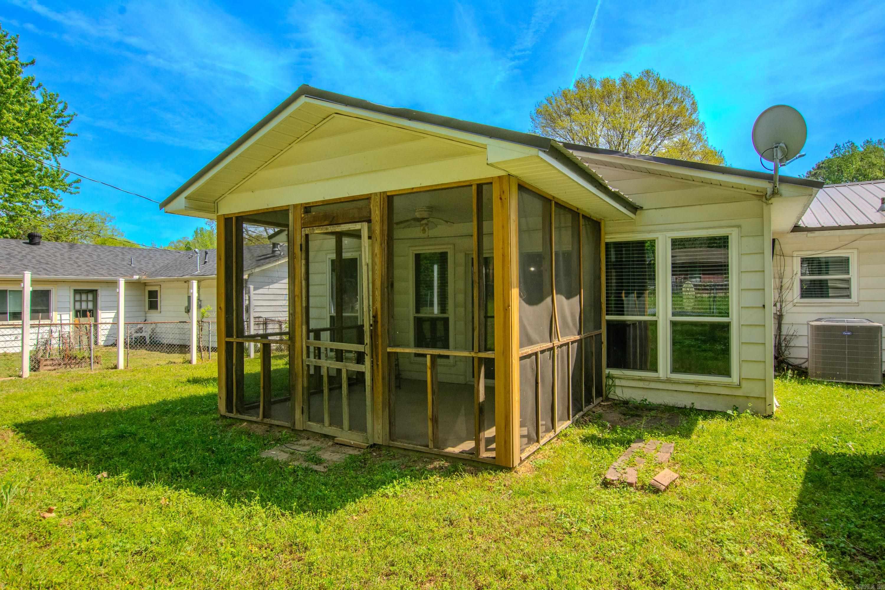 MEADOWBROOK - Residential