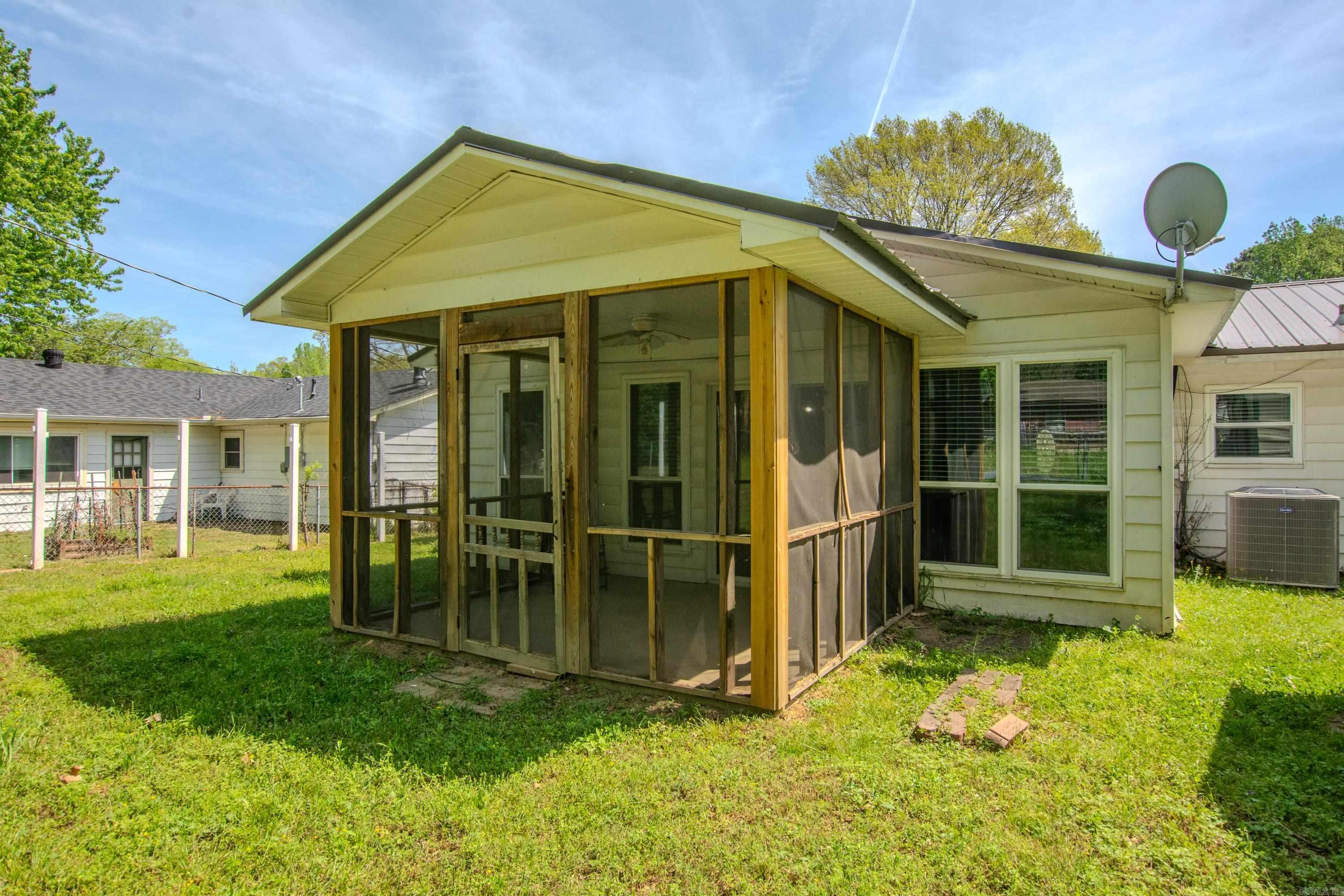 MEADOWBROOK - Residential