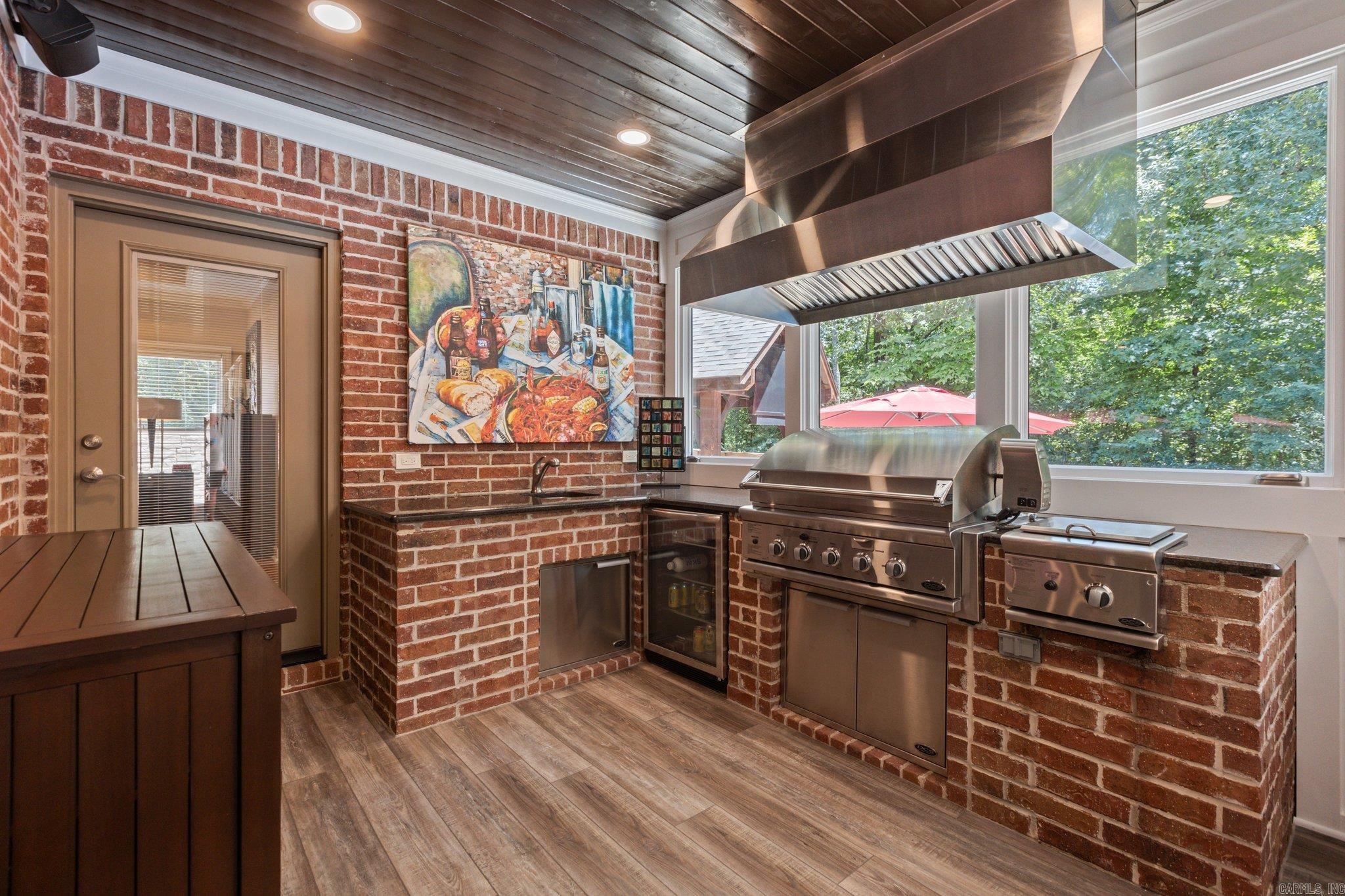 WOODLANDS EDGE - Residential