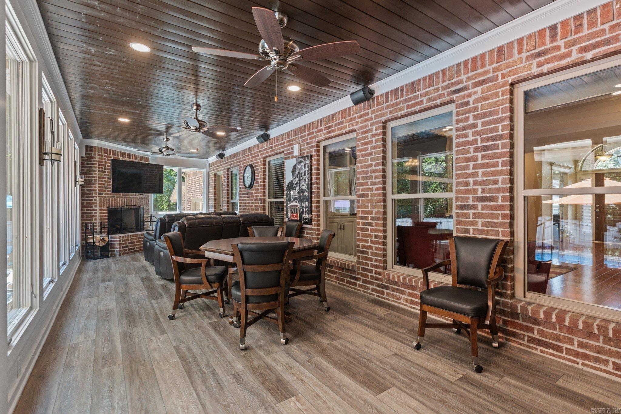 WOODLANDS EDGE - Residential