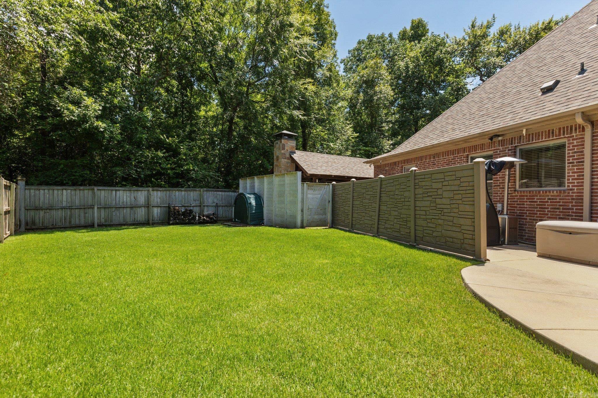 WOODLANDS EDGE - Residential