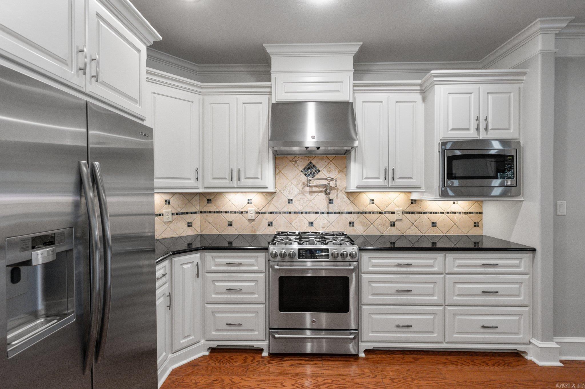 WOODLANDS EDGE - Residential