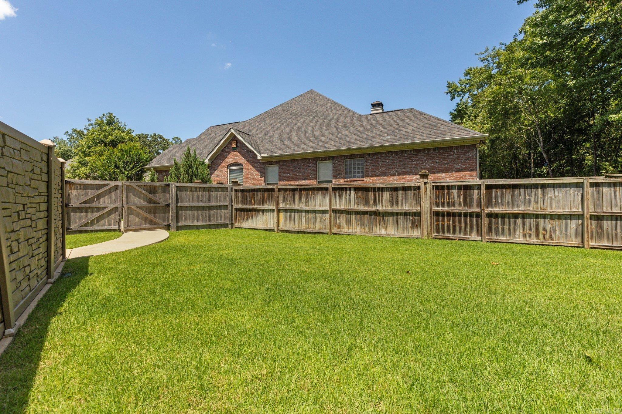 WOODLANDS EDGE - Residential