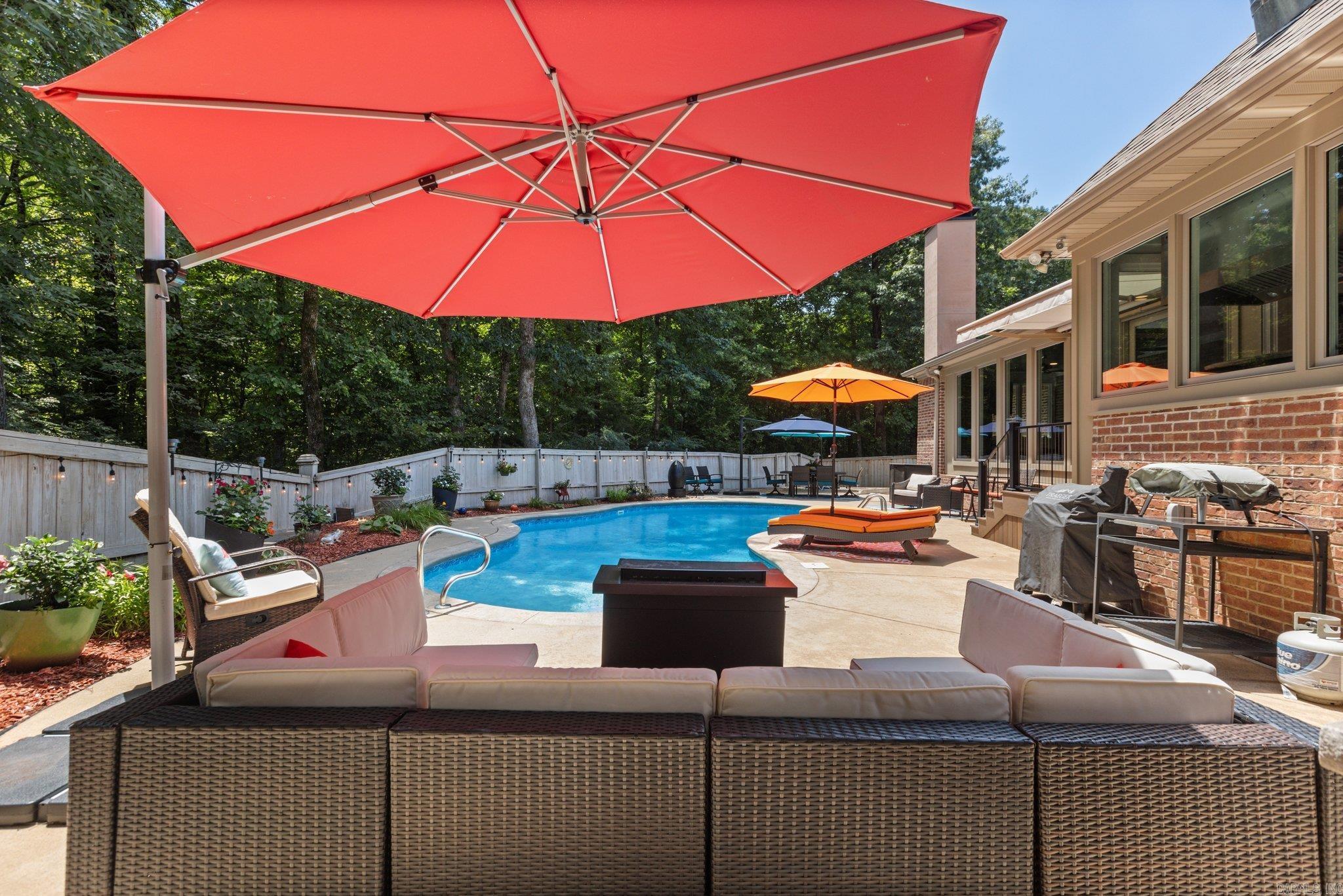 WOODLANDS EDGE - Residential