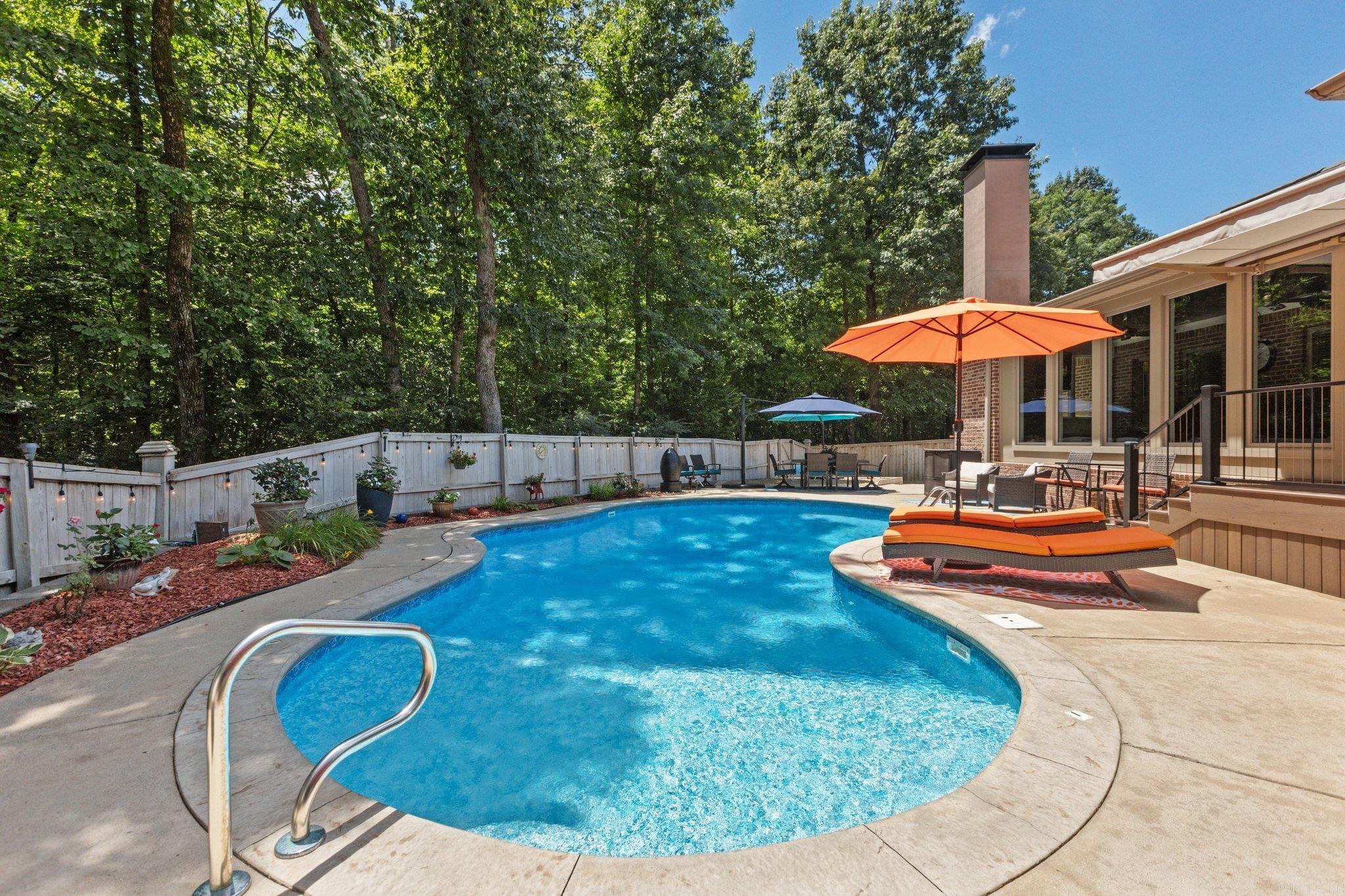 WOODLANDS EDGE - Residential