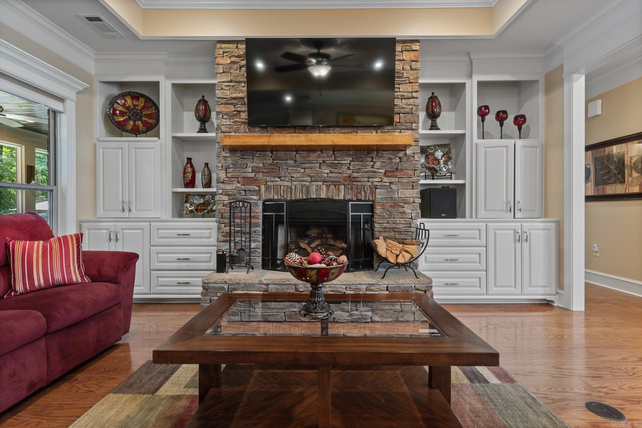 WOODLANDS EDGE - Residential