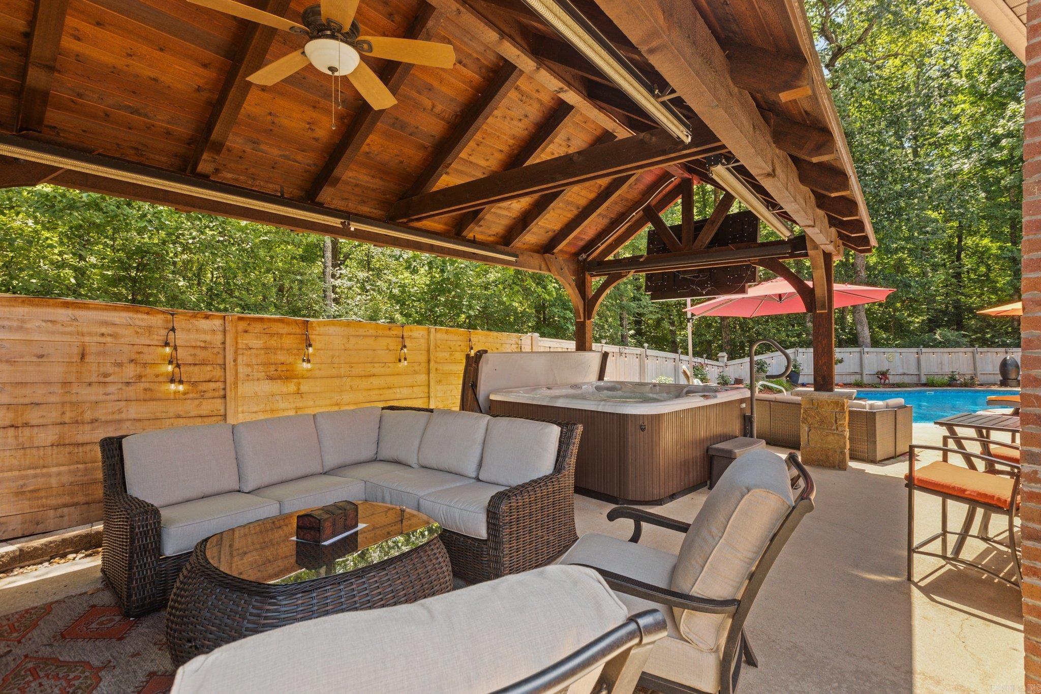 WOODLANDS EDGE - Residential