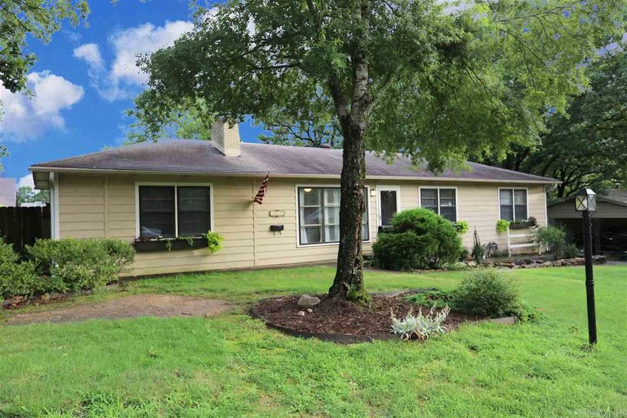 Great Mid-Town Home in Perfect Condition.  Quiet street. Convenient access to area shopping, school, medical facilities -Lots of Natural light, gas fireplace, Nice Landscaping and great 10'x 16' patio.  3 or 4 bedroom, LR, 1/2 Bath, Hardwood Floors, Large Fenced Back Yard, Central Heat & Air, Kitchen Furnished. Deposit the same as the rent.  $40 Application Fee.