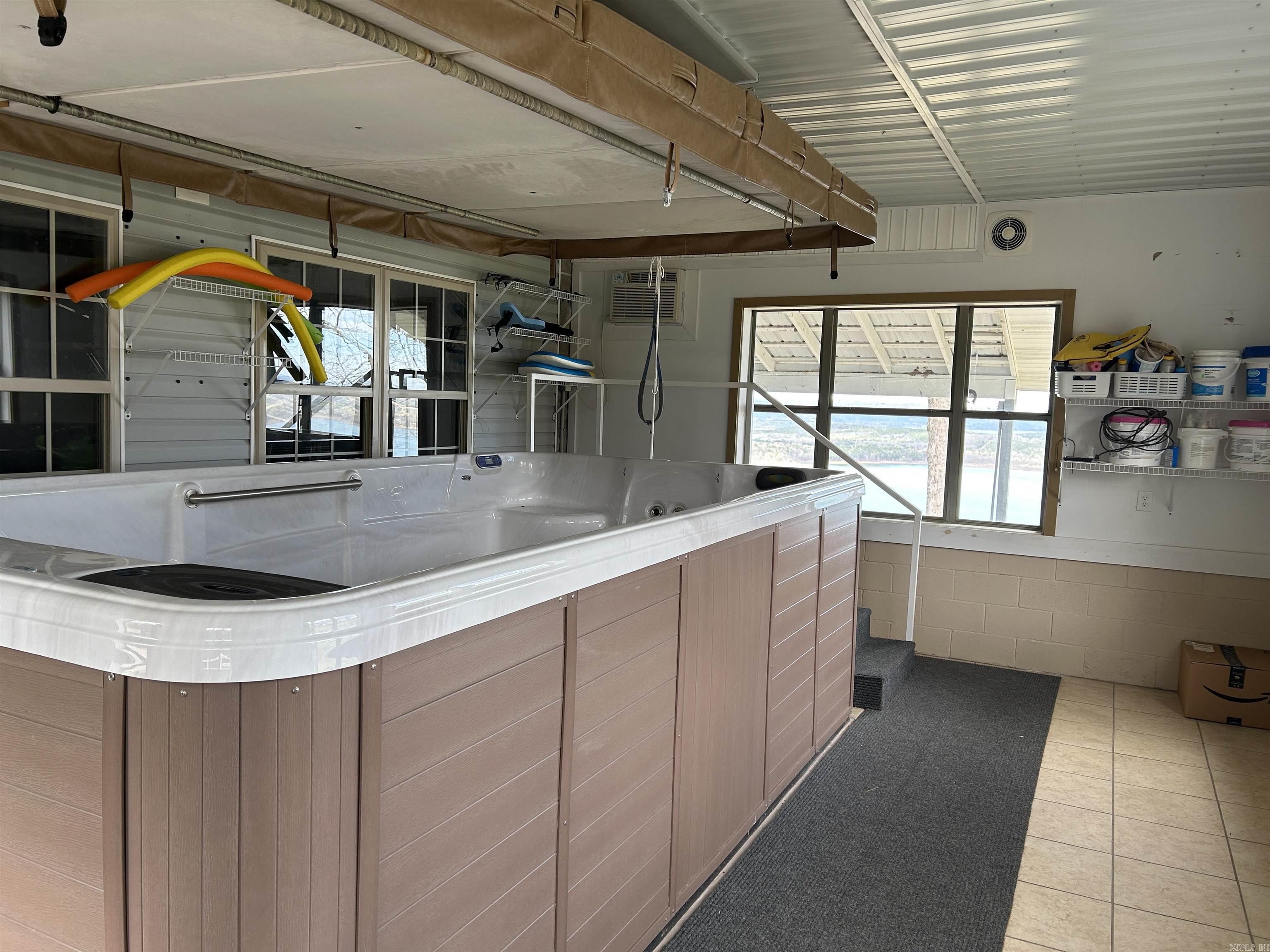 CLIFFVIEW TRACTS - Residential