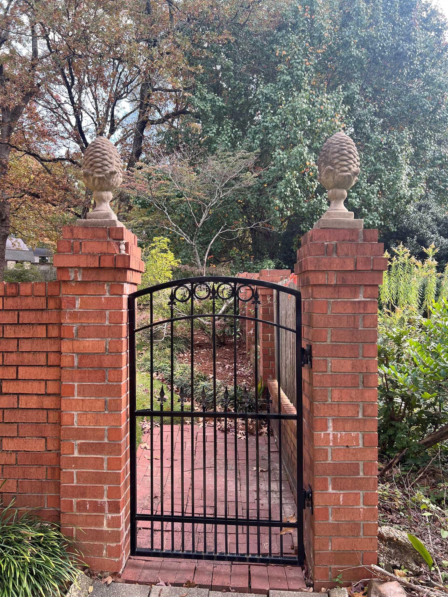 PLEASANT VALLEY - Residential