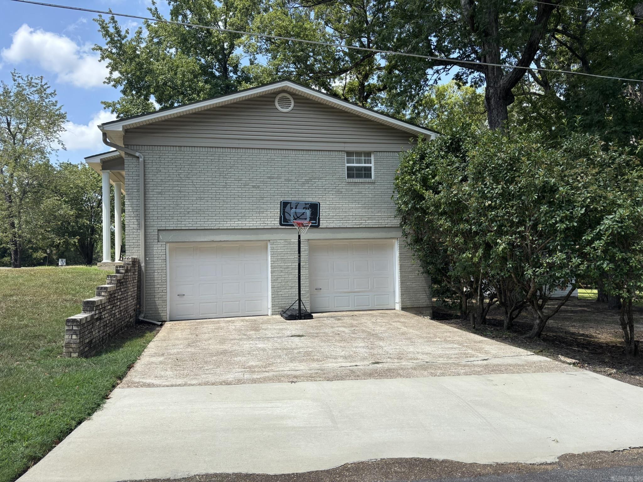 OAKLAND PARK - Residential