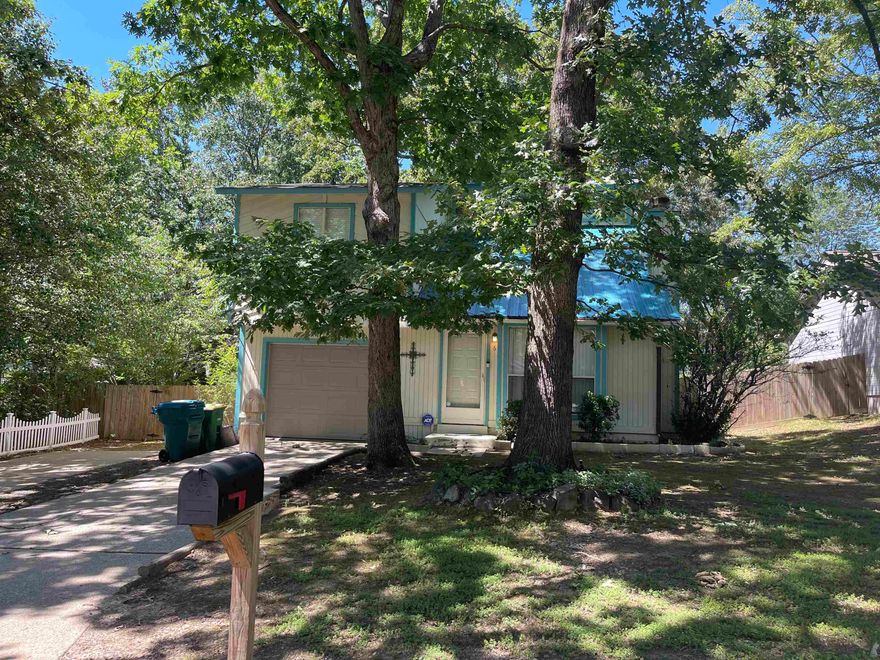 Cute and cozy in convenient west Little Rock neighborhood! Living area has great space and fireplace. Dining room and kitchen combo. Fully fenced backyard and deck. A balcony off the master bedroom. 3 nice size bedrooms and 2 full baths. Great location for shopping, entertainment, and eateries