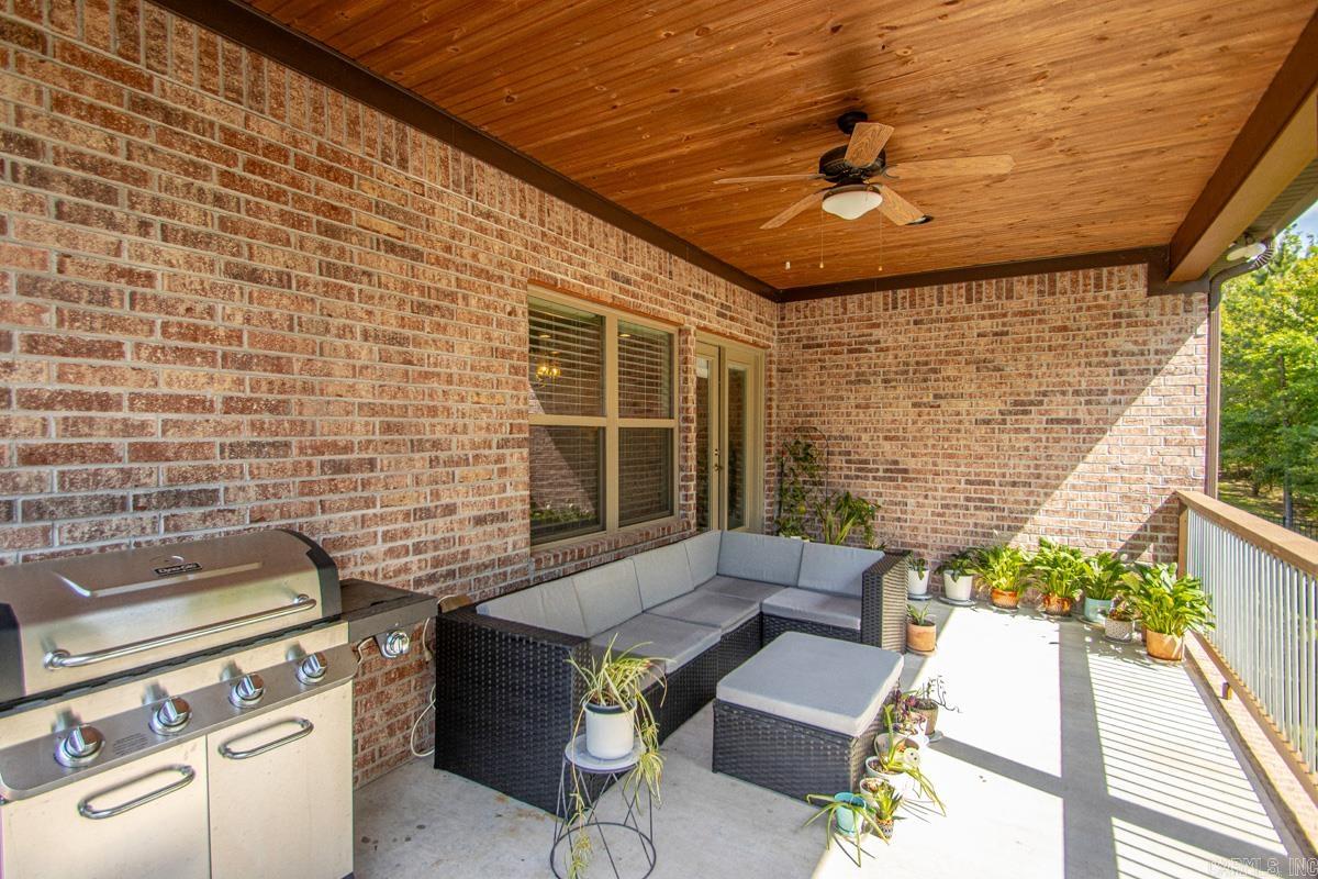 WOODLANDS EDGE - Residential