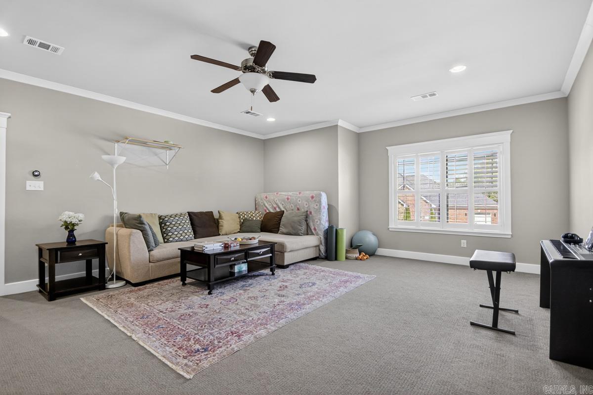 WOODLANDS EDGE - Residential